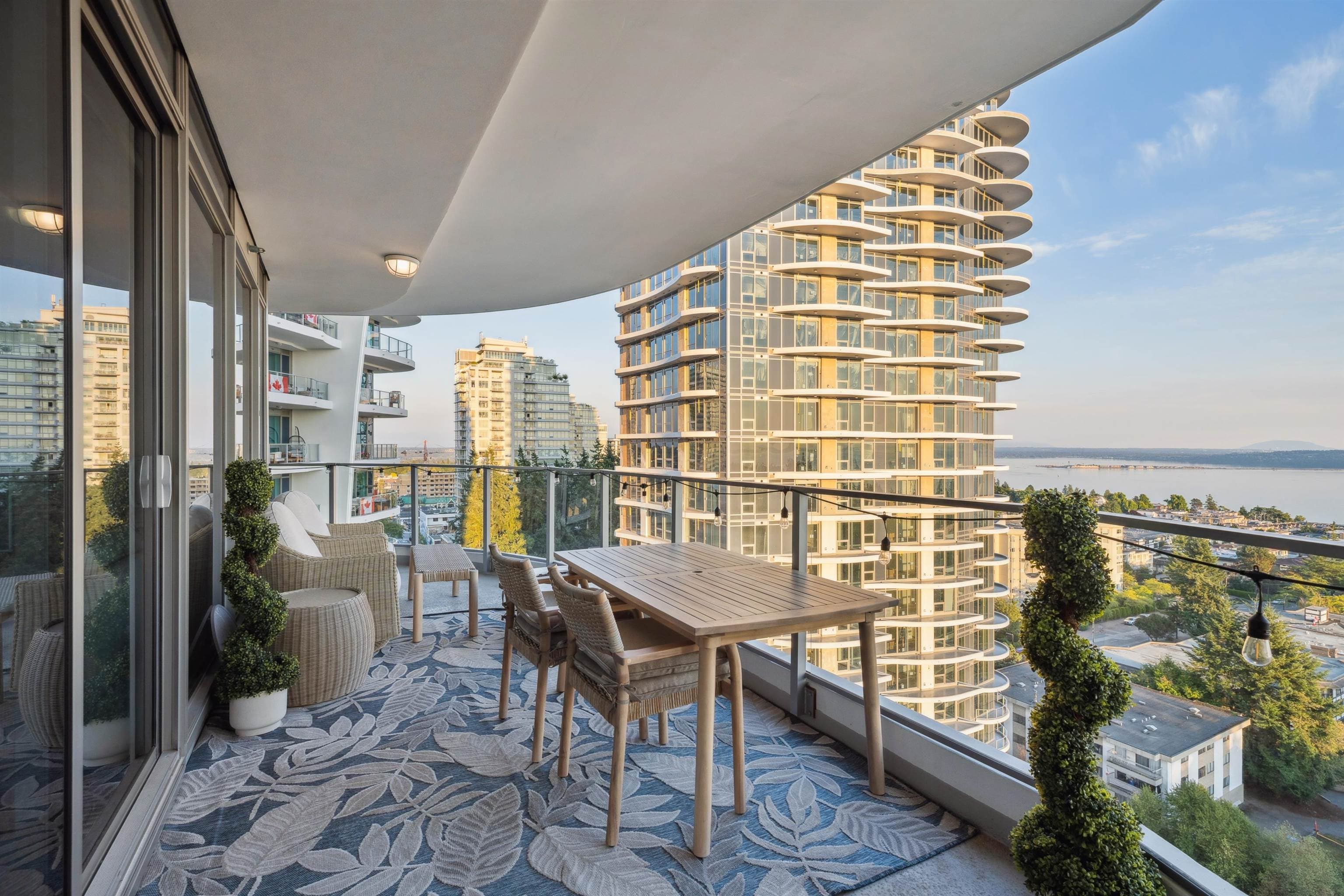 1406 - 1500 Martin Street, White Rock, V4B 0C2 — photo 5