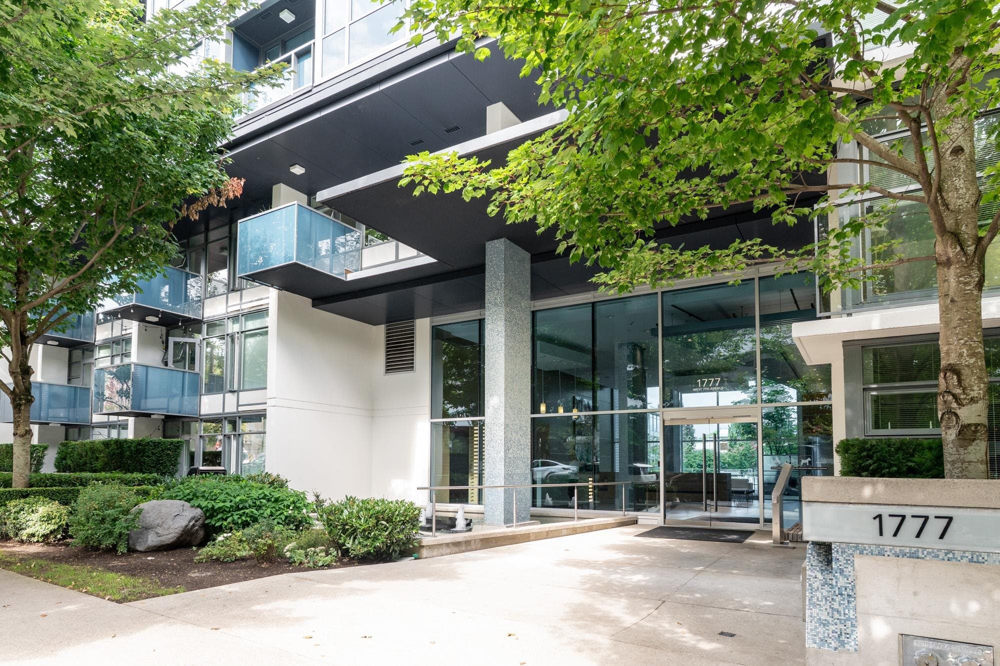 202 - 1777 W 7th Avenue, Vancouver, V6J 0E5 — photo 2