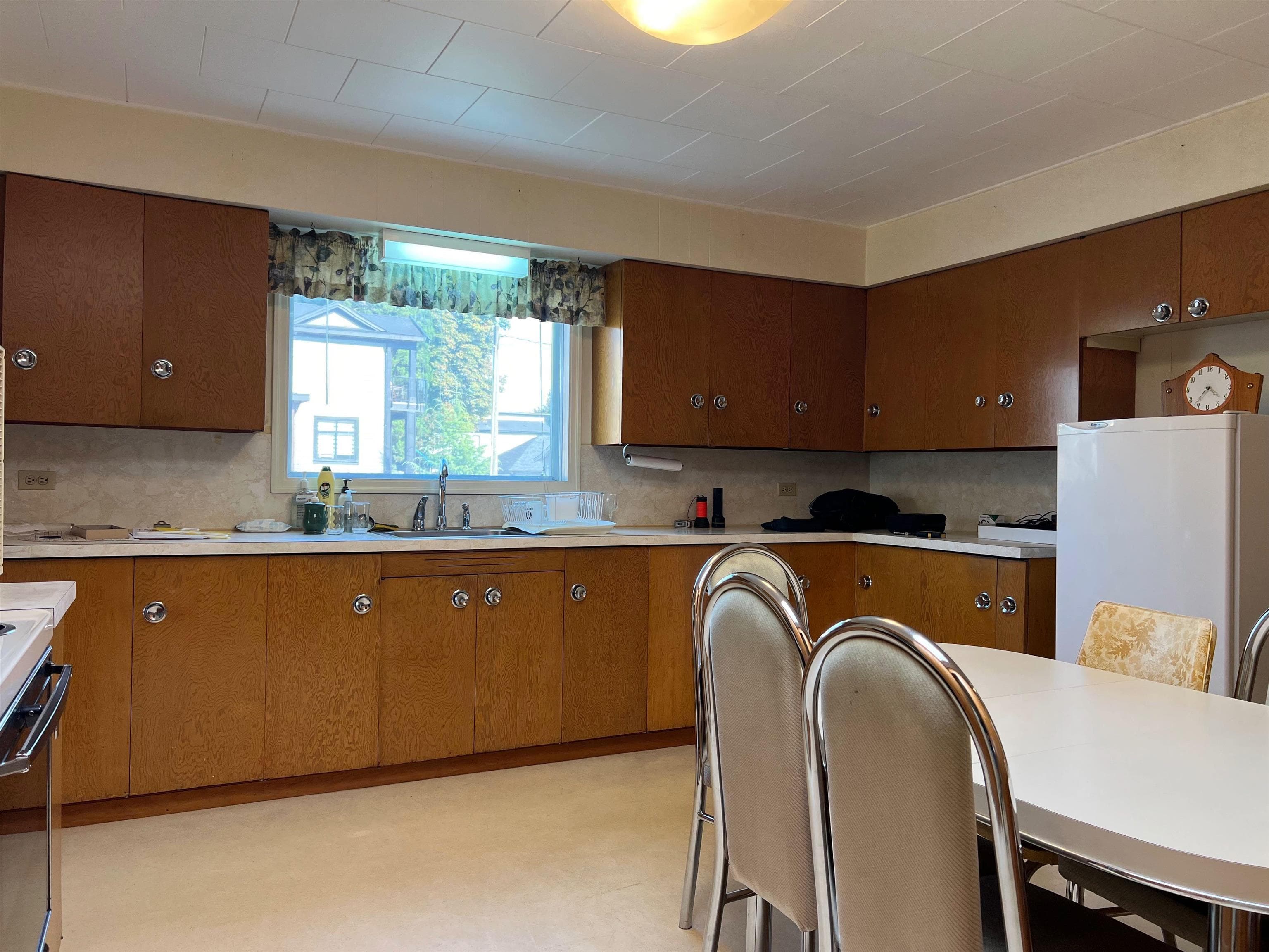 3047 Oxford Street, Port Coquitlam, V3B 4C2 — photo 4