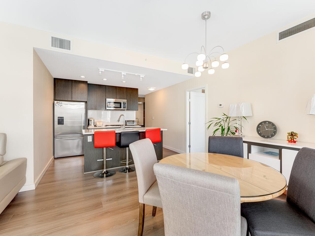 802 - 8677 Capstan Way, Richmond, V6X 0N6 — photo 4