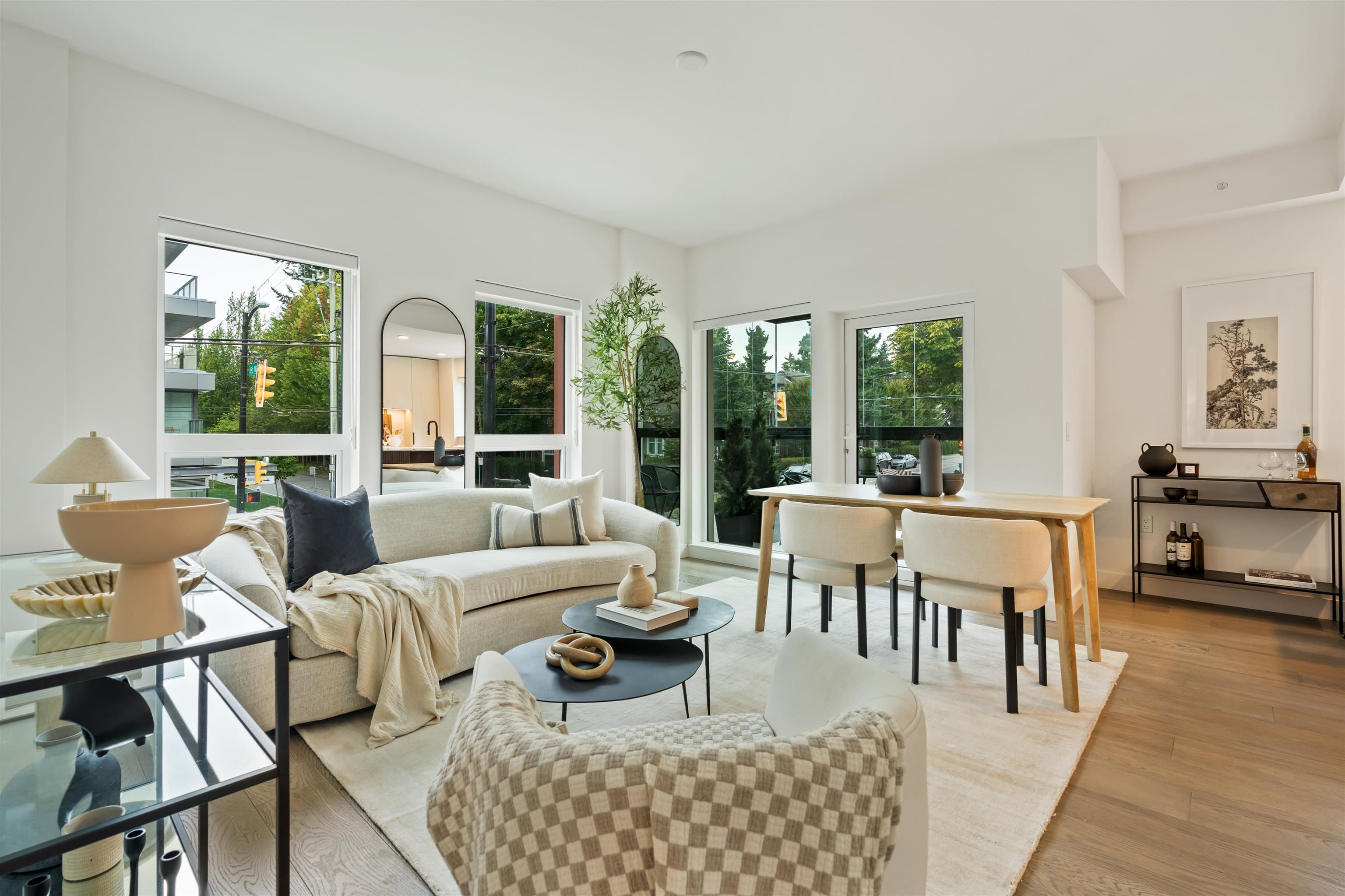 201 - 3590 W 39th Avenue, Vancouver, V6B 3A4 — photo 2