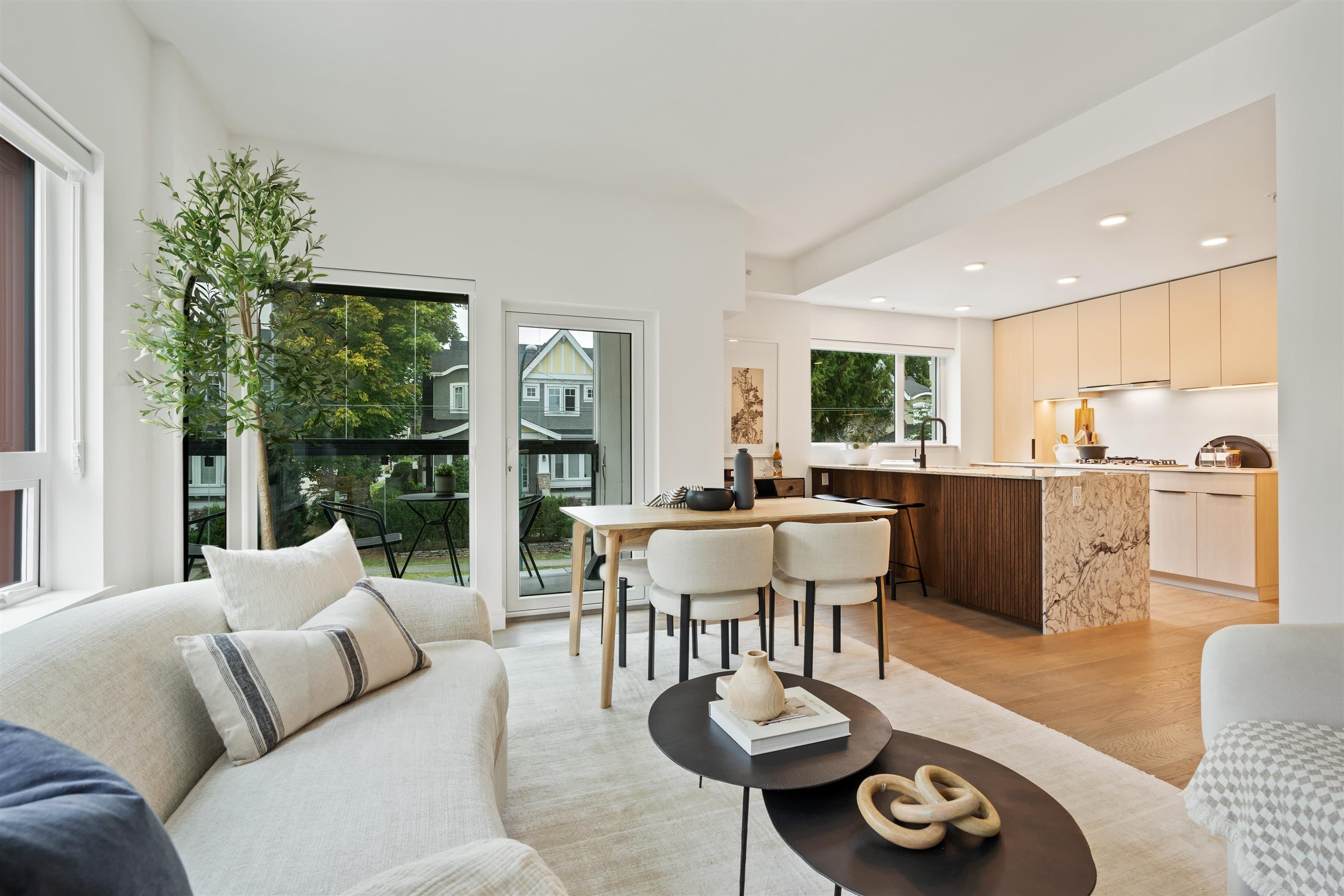 201 - 3590 W 39th Avenue, Vancouver