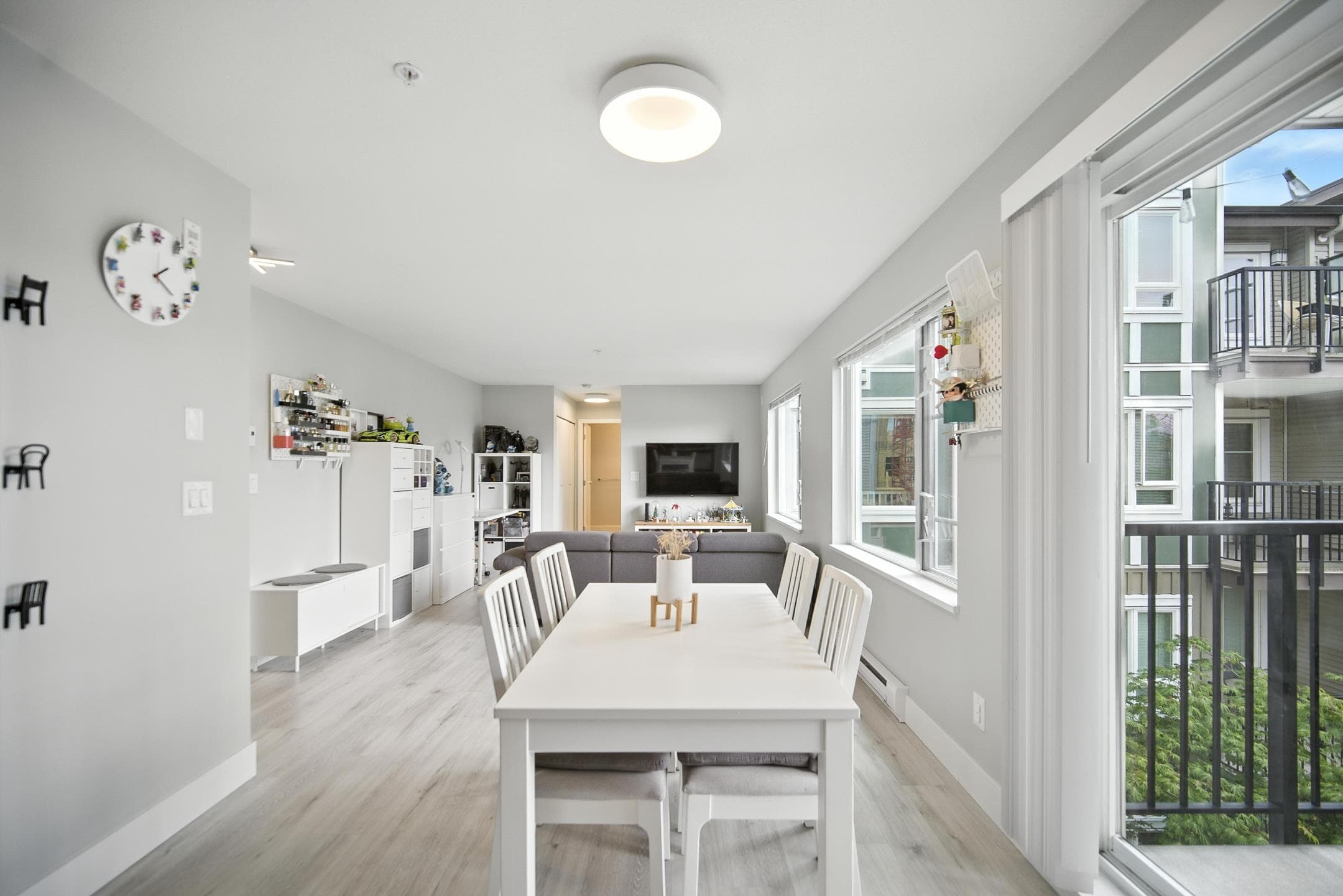 305 - 13740 75a Avenue, Surrey, V3W 0E8 — photo 2