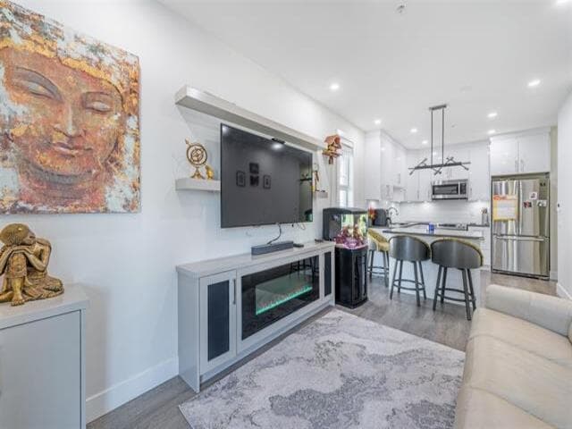 5069 Earles Street, Vancouver, V5R 3R8 — photo 2
