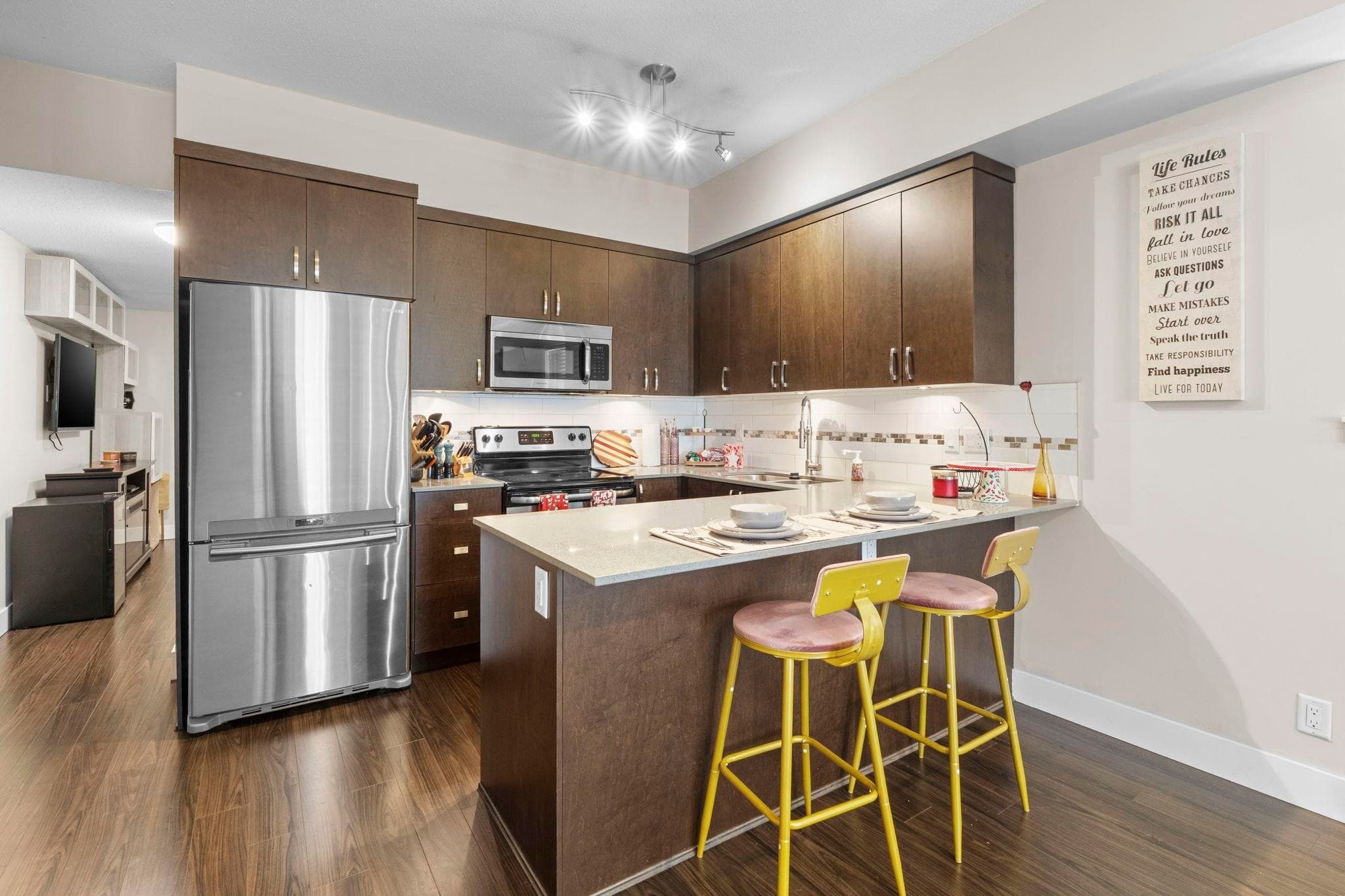 16 - 838 Royal Avenue, New Westminster, V3M 1J9 — photo 2