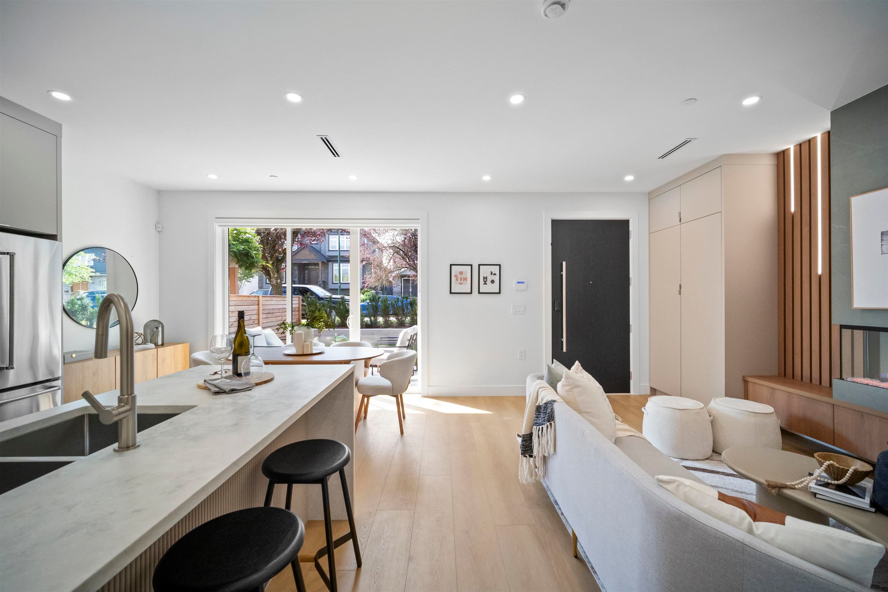 1 - 3563 E 25th Avenue, Vancouver, V5R 1K3 — photo 4