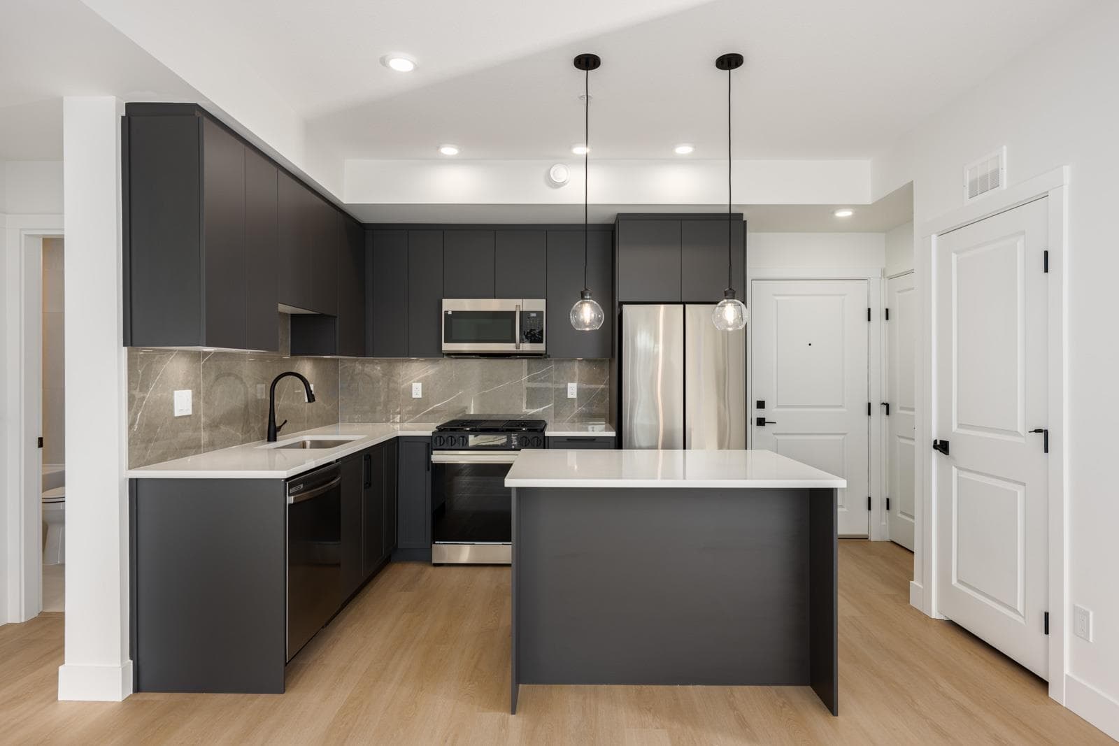409 - 3465 146a Street, Surrey, V4P 0J3 — photo 4