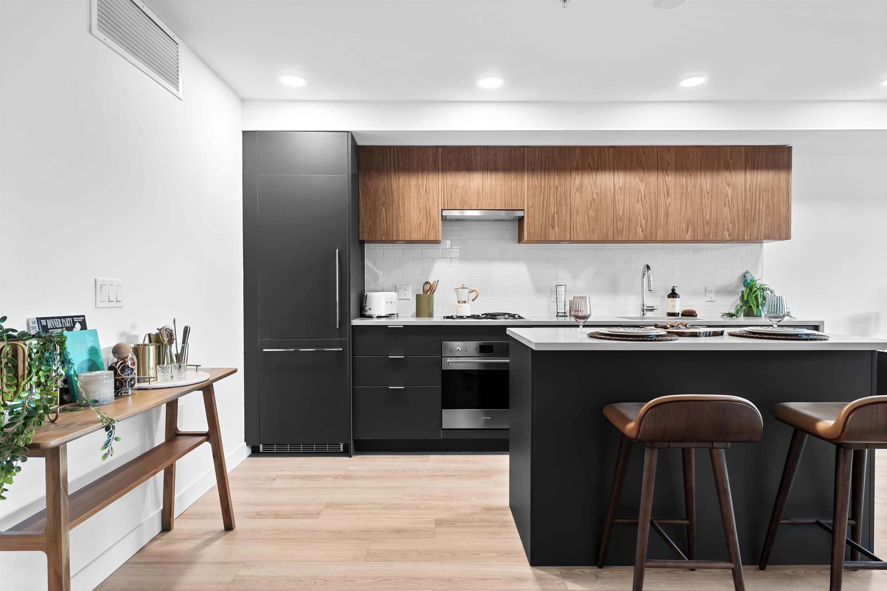 307 - 2419 Grant Street, Vancouver, V5K 3G5 — photo 1