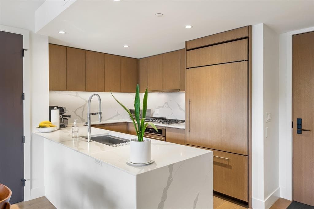 201 - 5089 Quebec Street, Vancouver, V5W 0E5 — photo 1