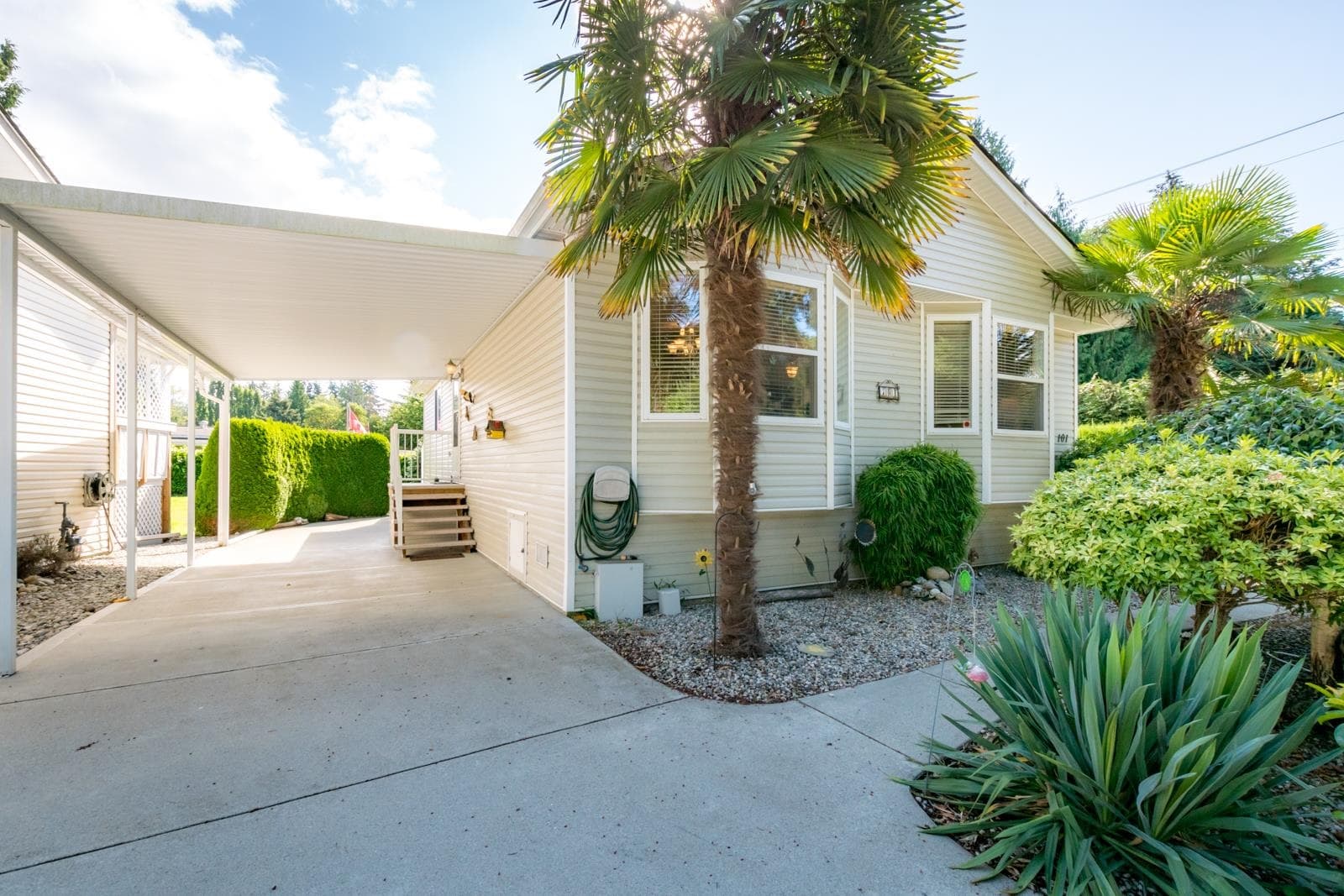 101 - 4510 Sunshine Coast Highway, Sechelt