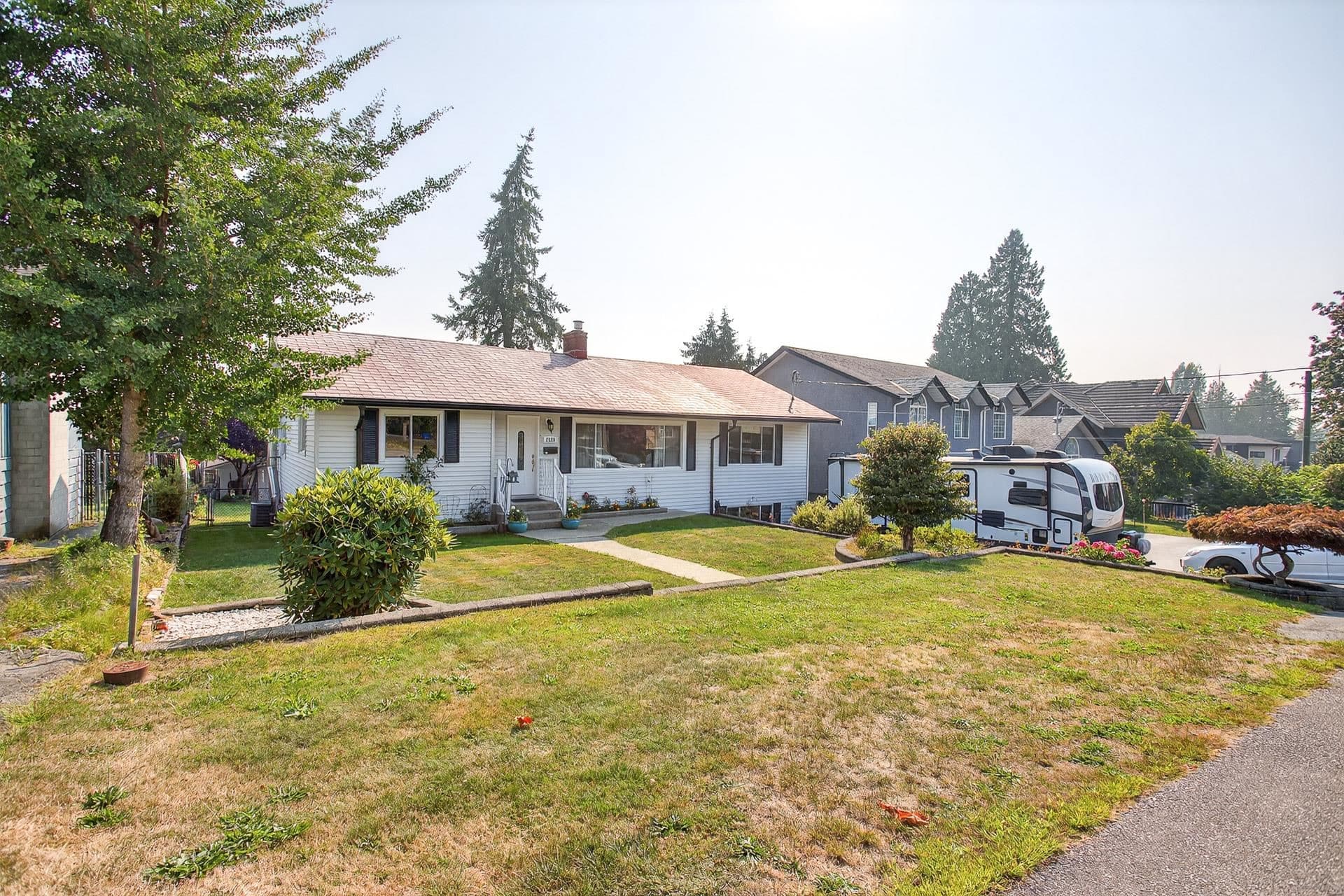 2126 Kugler Avenue, Coquitlam, V3K 2S6 — photo 2