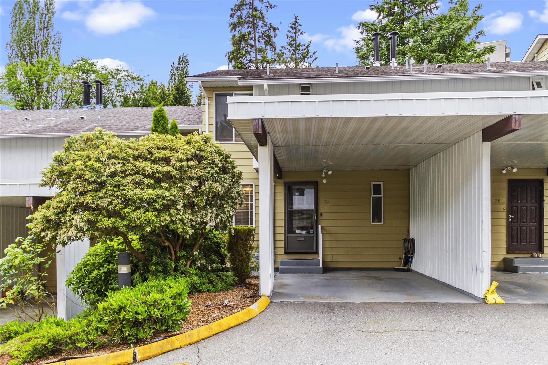 34 - 5330 Broadway, Burnaby, V5B 2X7 — photo 3