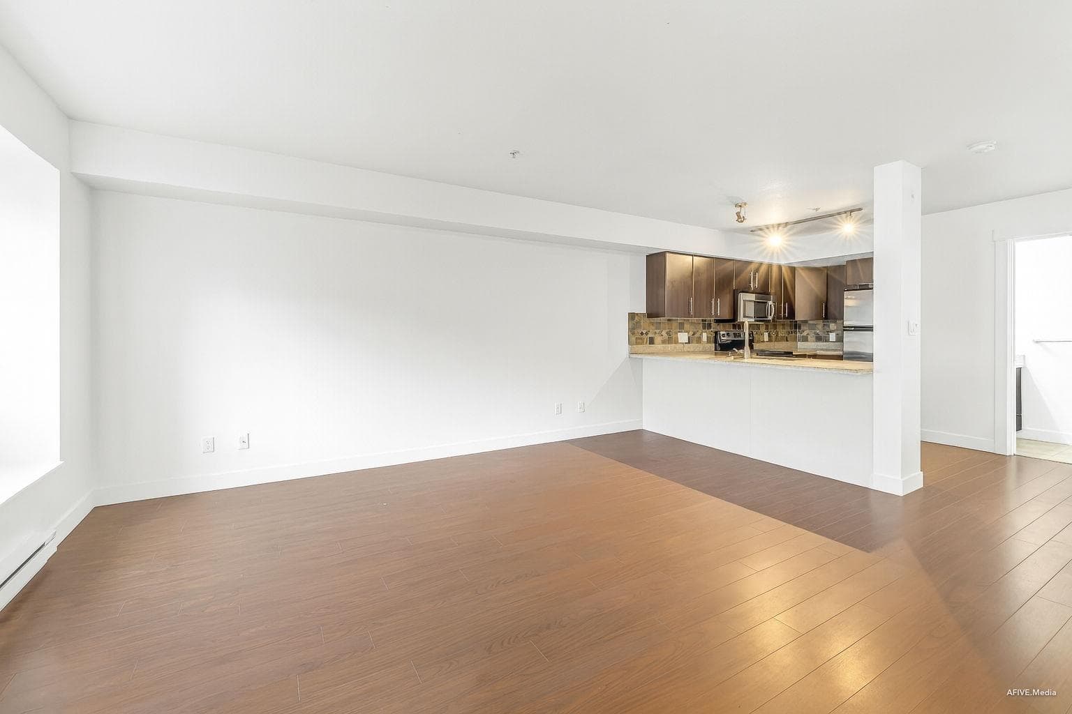 53 - 7428 14th Avenue, Burnaby, V3N 0C2 — photo 2