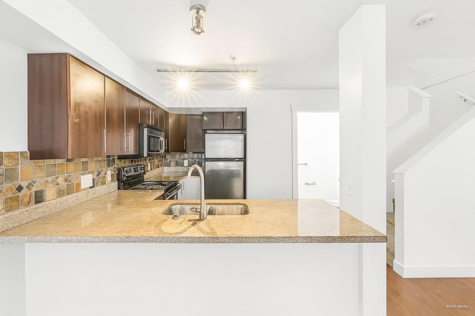 53 - 7428 14th Avenue, Burnaby, V3N 0C2 — photo 4