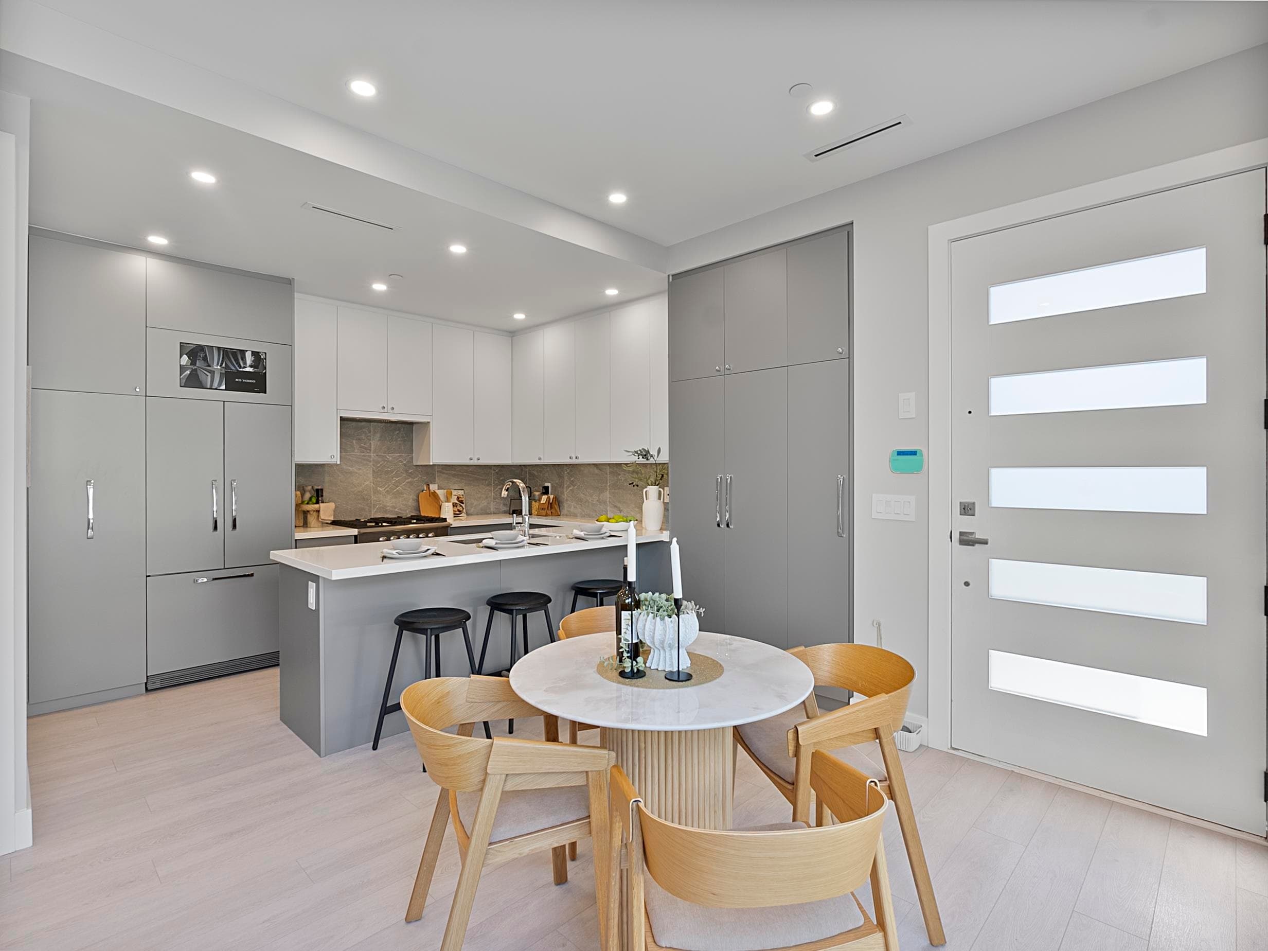 885 E King Edward Avenue, Vancouver, V5V 2E4 — photo 2
