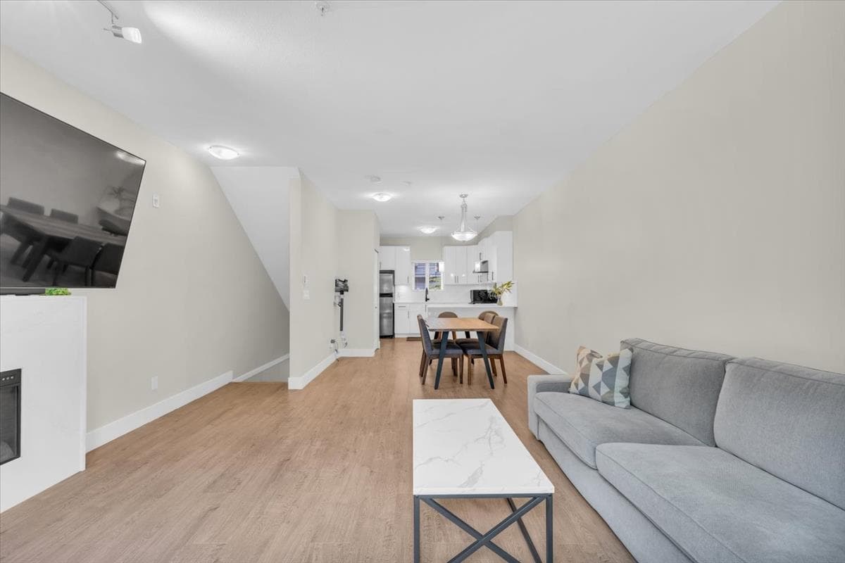 206 - 3888 Norfolk Street, Burnaby, V5G 1E5 — photo 3