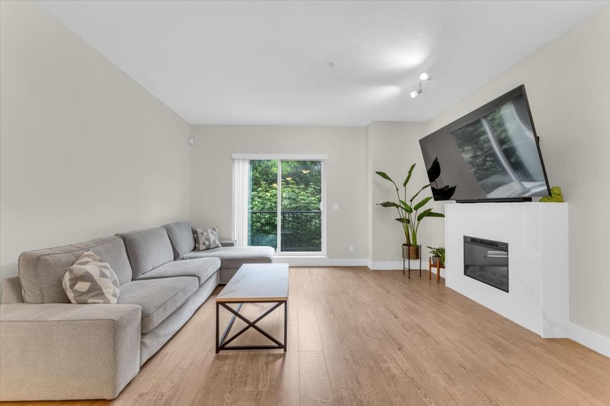 206 - 3888 Norfolk Street, Burnaby, V5G 1E5 — photo 1