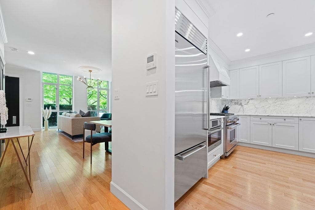 471 Beach Crescent, Vancouver, V6Z 3B9 — photo 5