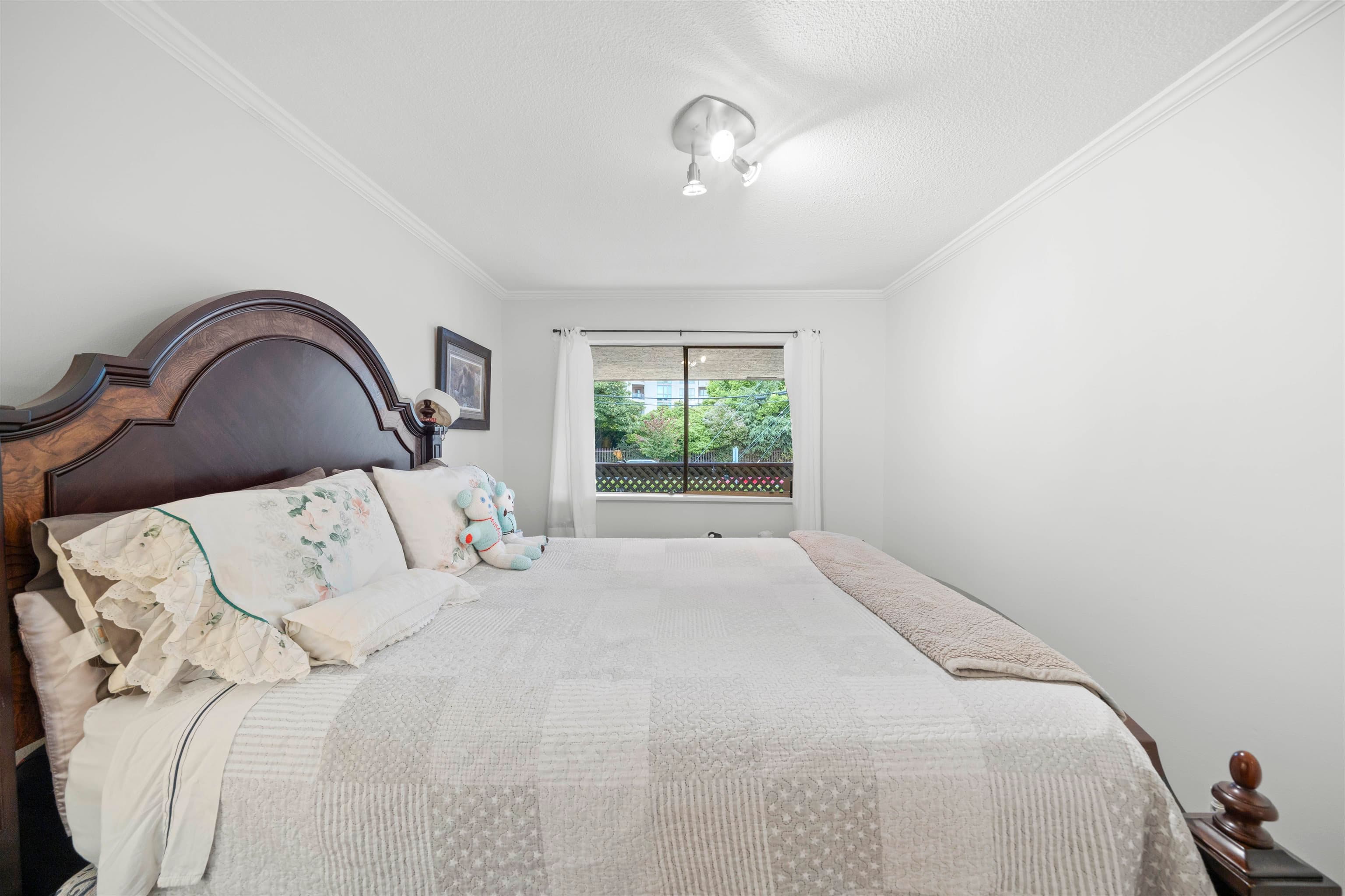 213 - 436 Seventh Street, New Westminster, V3M 3L3 — photo 3