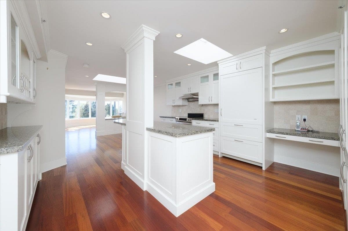 302 - 2455 Bellevue Avenue, West Vancouver, V7V 1E1 — photo 4