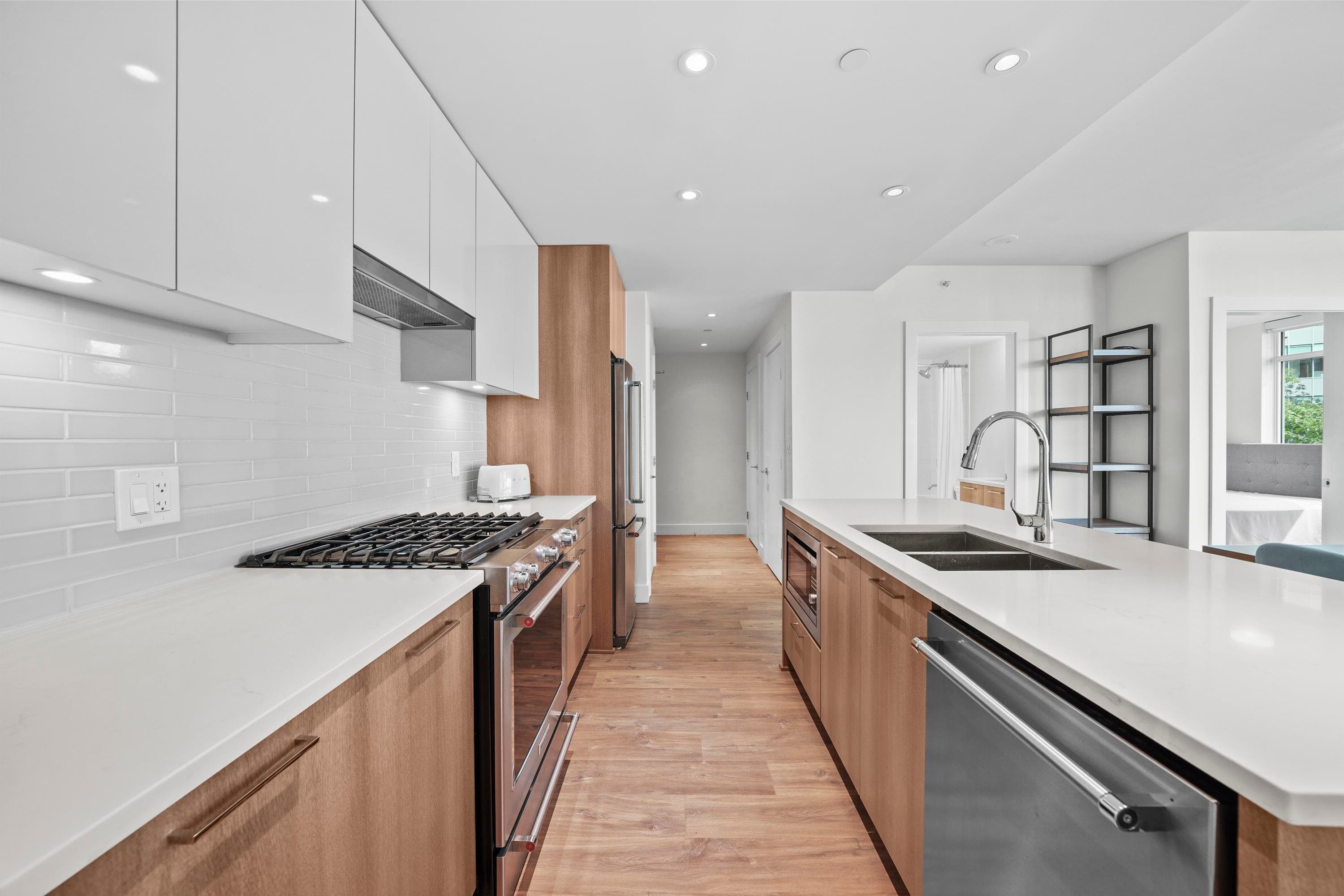209 - 258 Nelson's Court, New Westminster, V3L 0J9 — photo 4