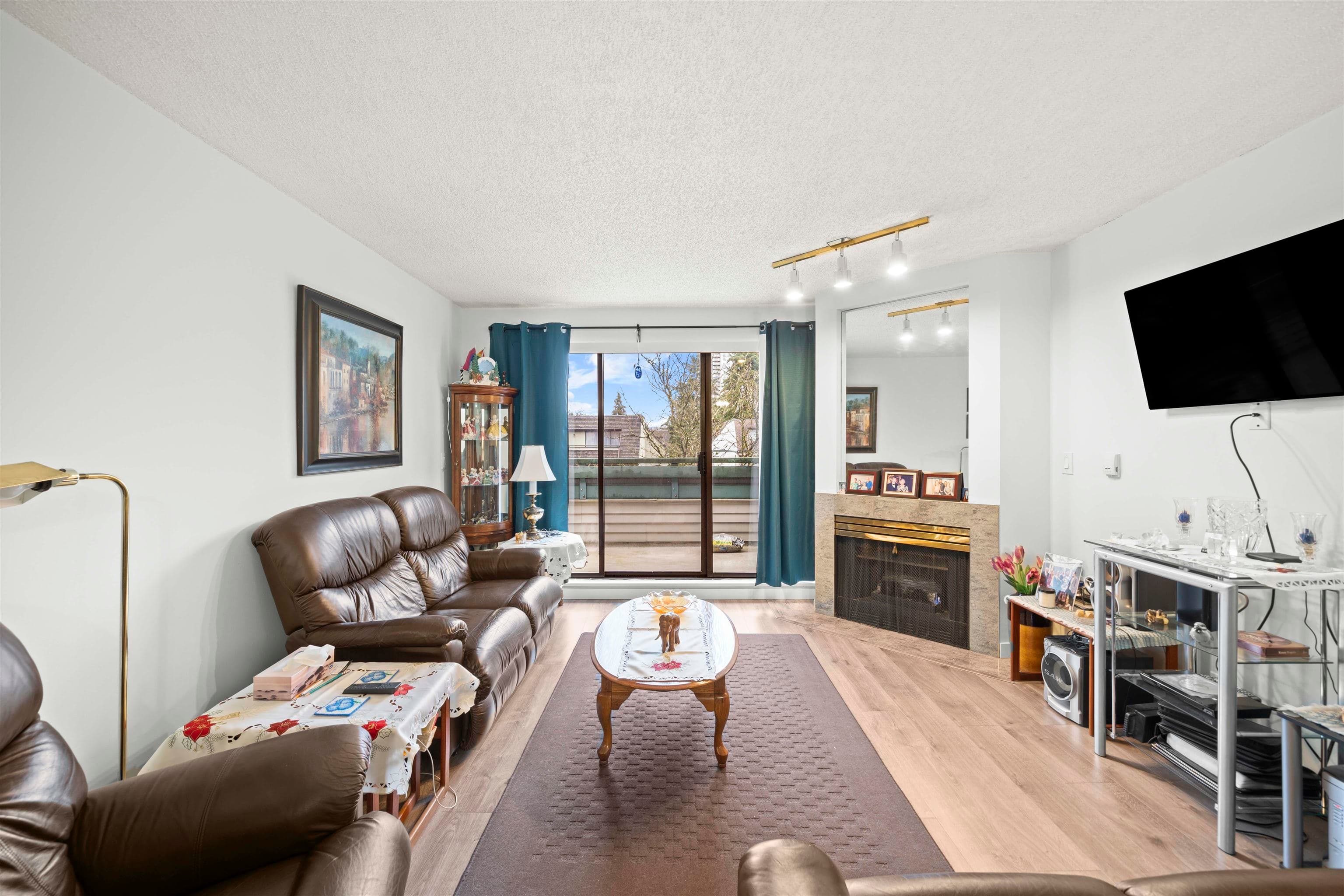 416 - 2915 Glen Drive, Coquitlam, V3B 7H8 — photo 4