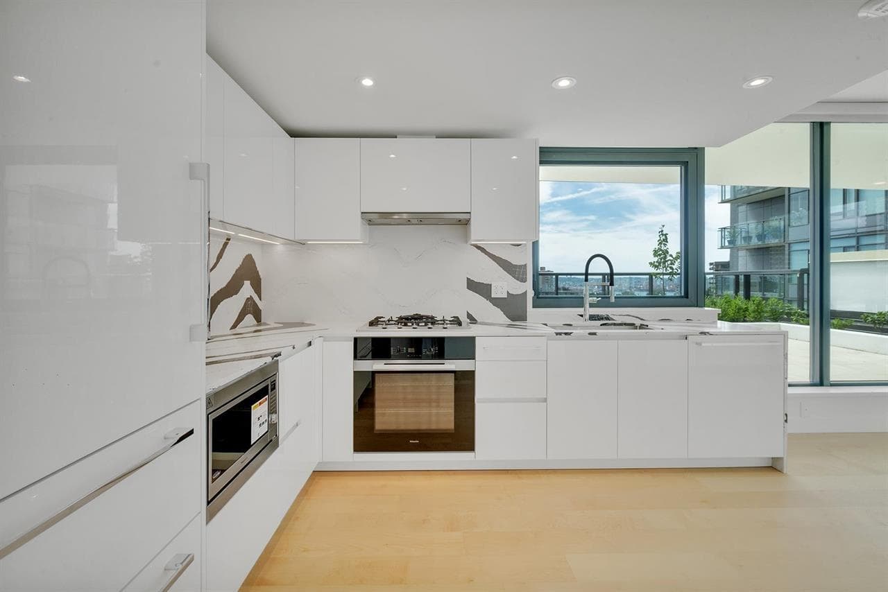 408 - 135 E 13th Street, North Vancouver, V7L 0J8 — photo 2