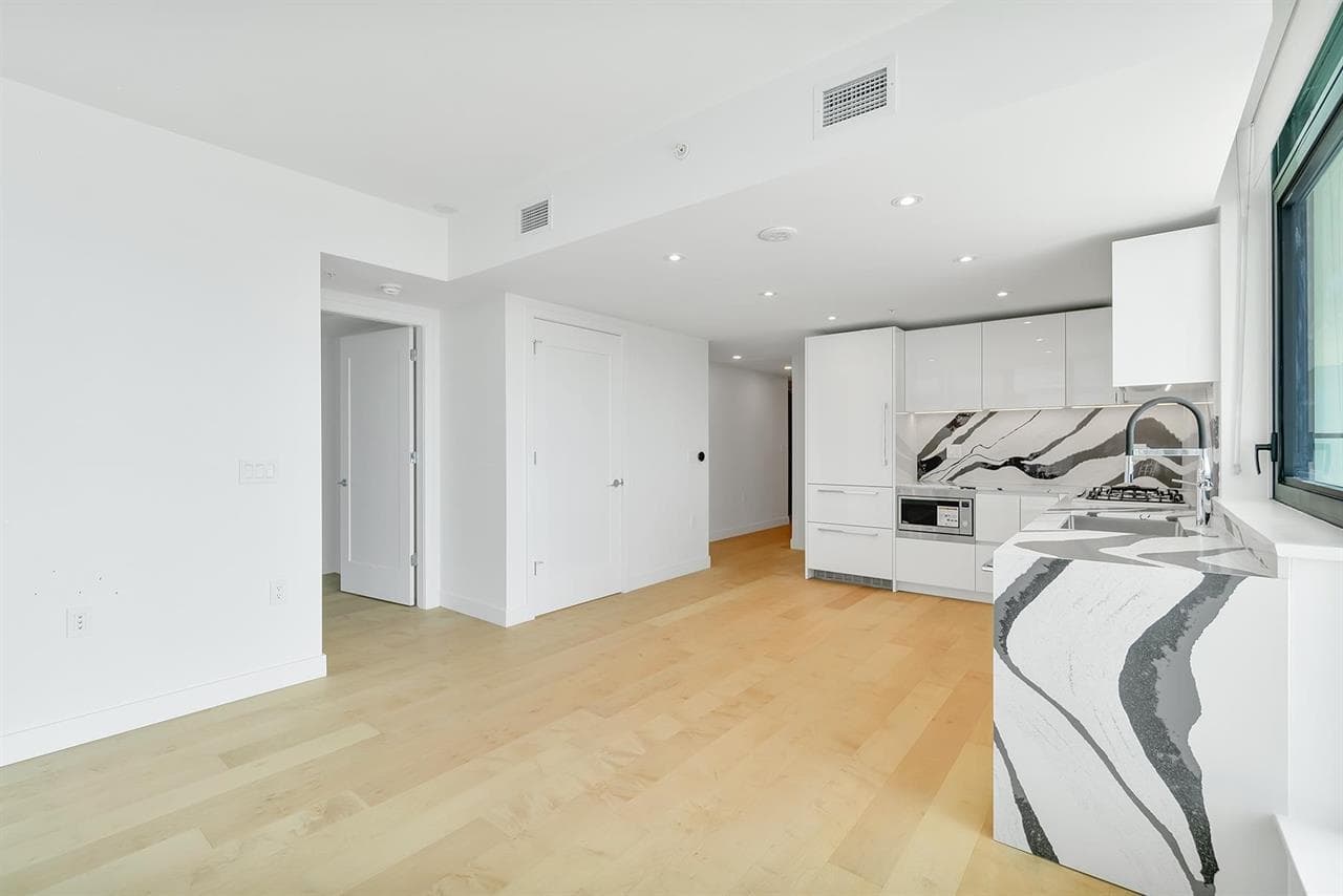 408 - 135 E 13th Street, North Vancouver, V7L 0J8 — photo 3