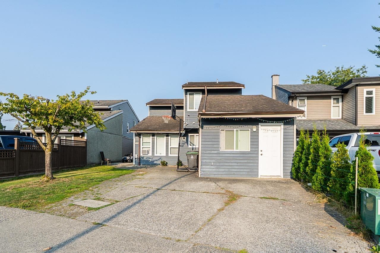 7380 Parkwood Drive, Surrey, V3W 7G6 — photo 2