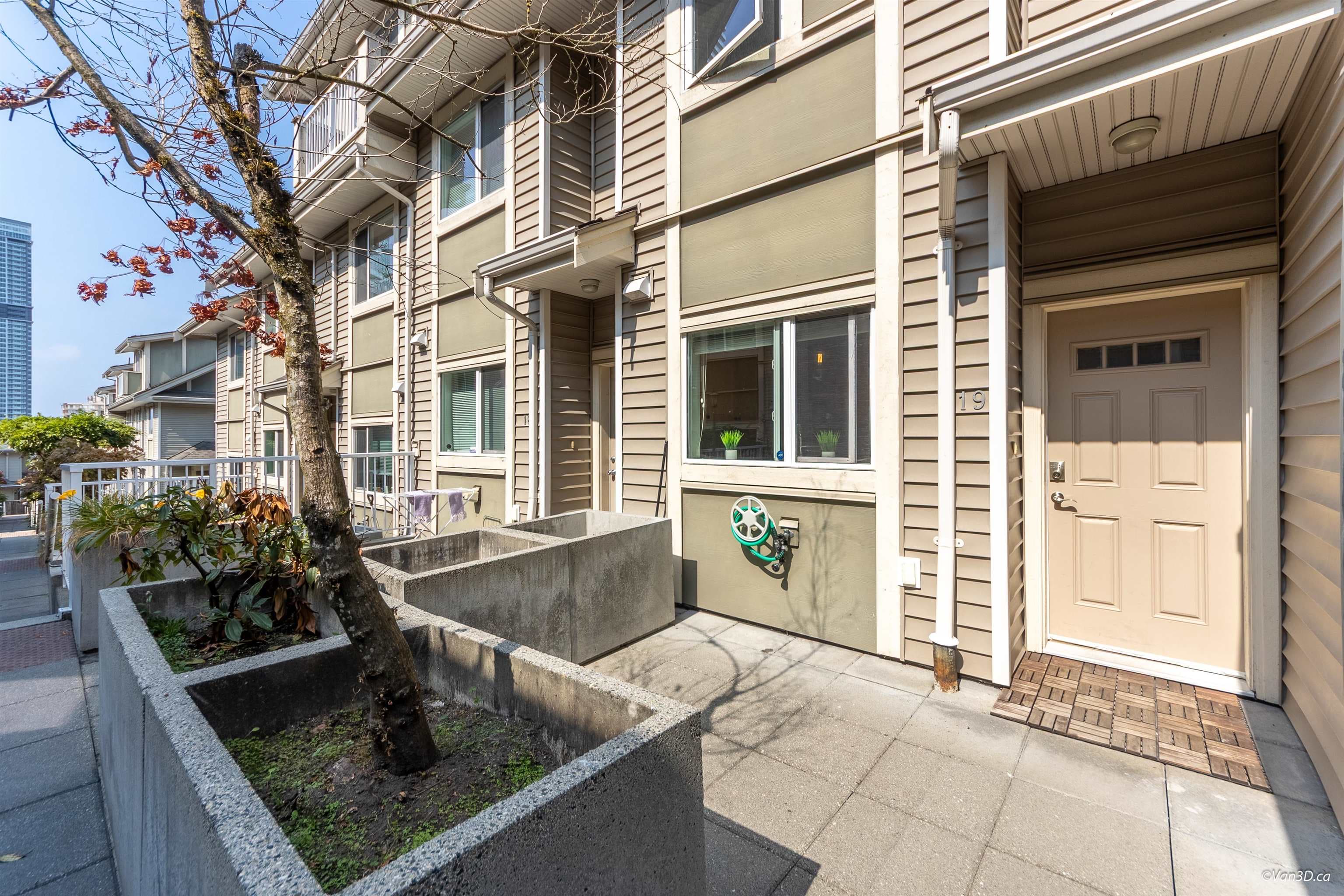 19 - 621 Langside Avenue, Coquitlam, V3J 0A8 — photo 4