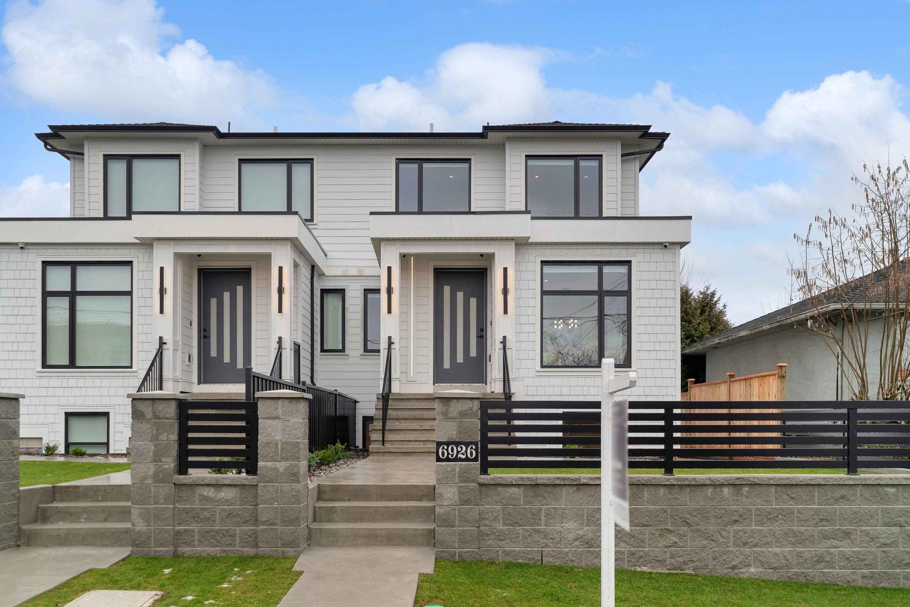 6926 Carnegie Street, Burnaby, V5B 1Y5 — photo 2