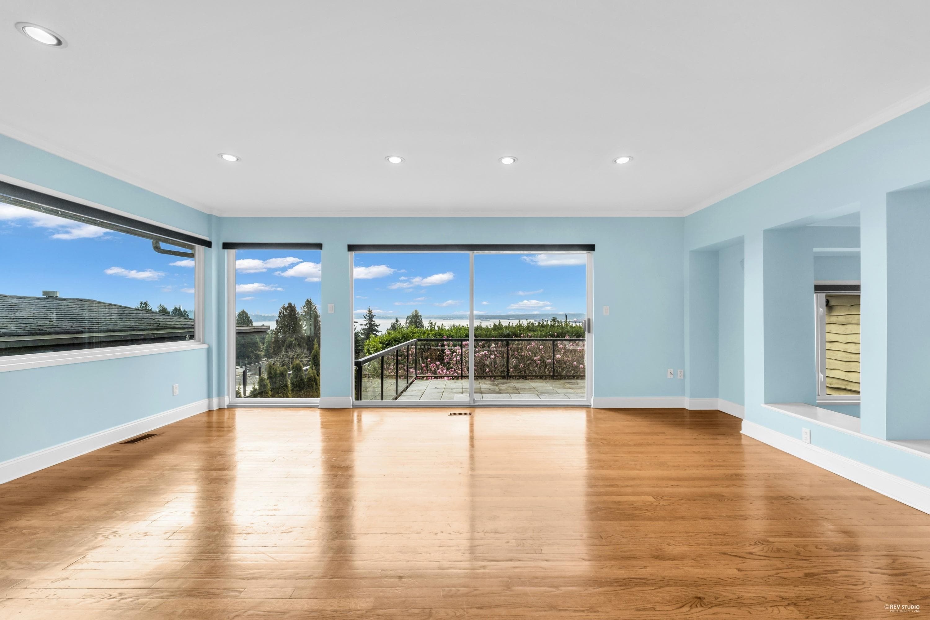 2558 Mathers Avenue, West Vancouver, V7V 2J1 — photo 5