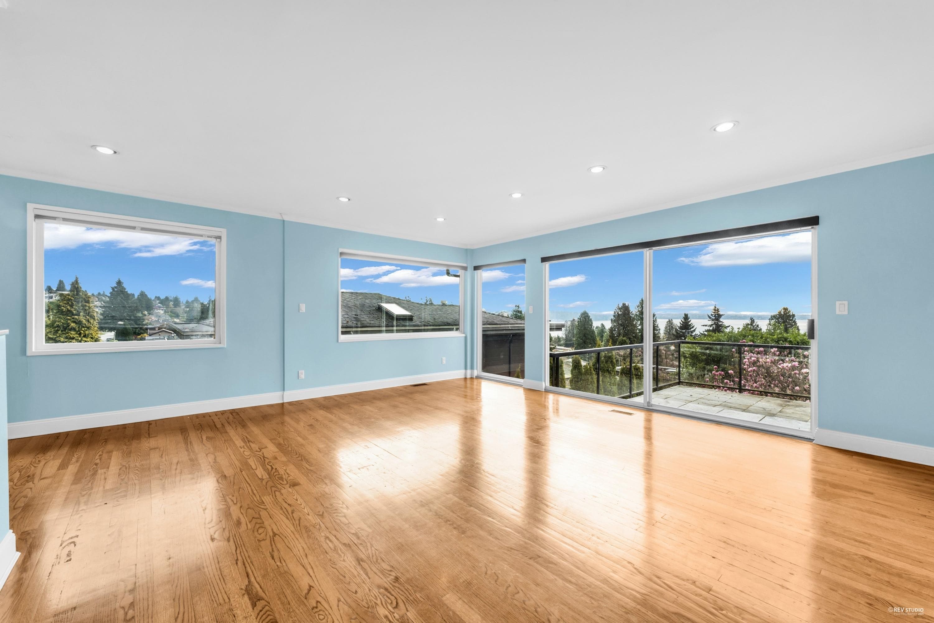 2558 Mathers Avenue, West Vancouver, V7V 2J1 — photo 4