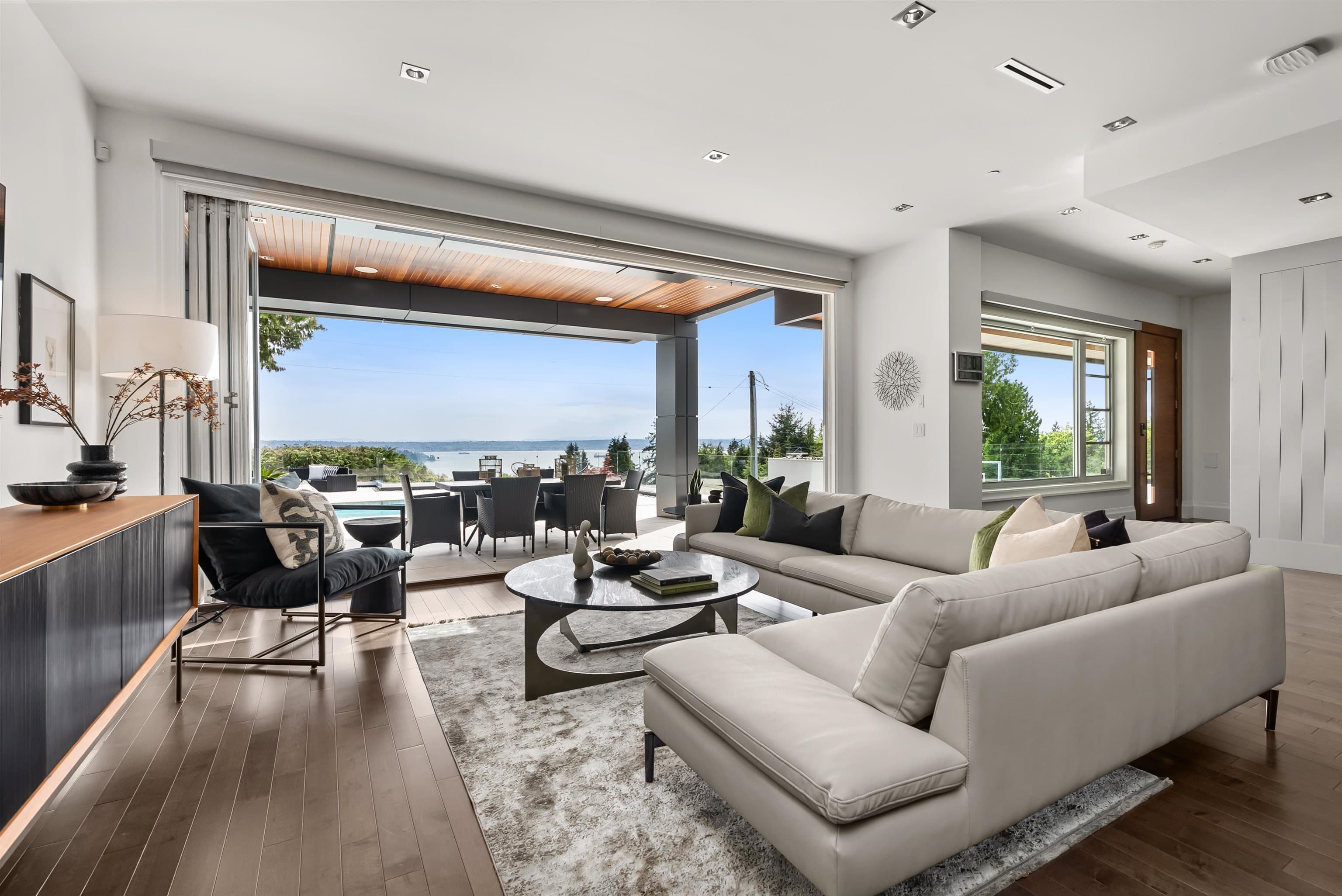 1265 Queens Avenue, West Vancouver