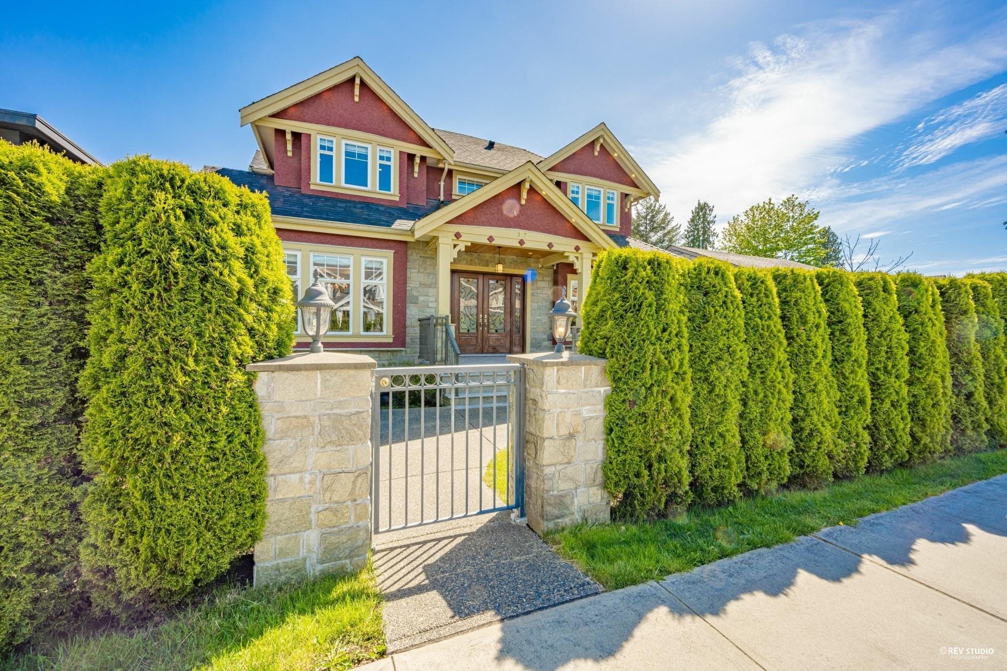 337 E 17th Street, North Vancouver
