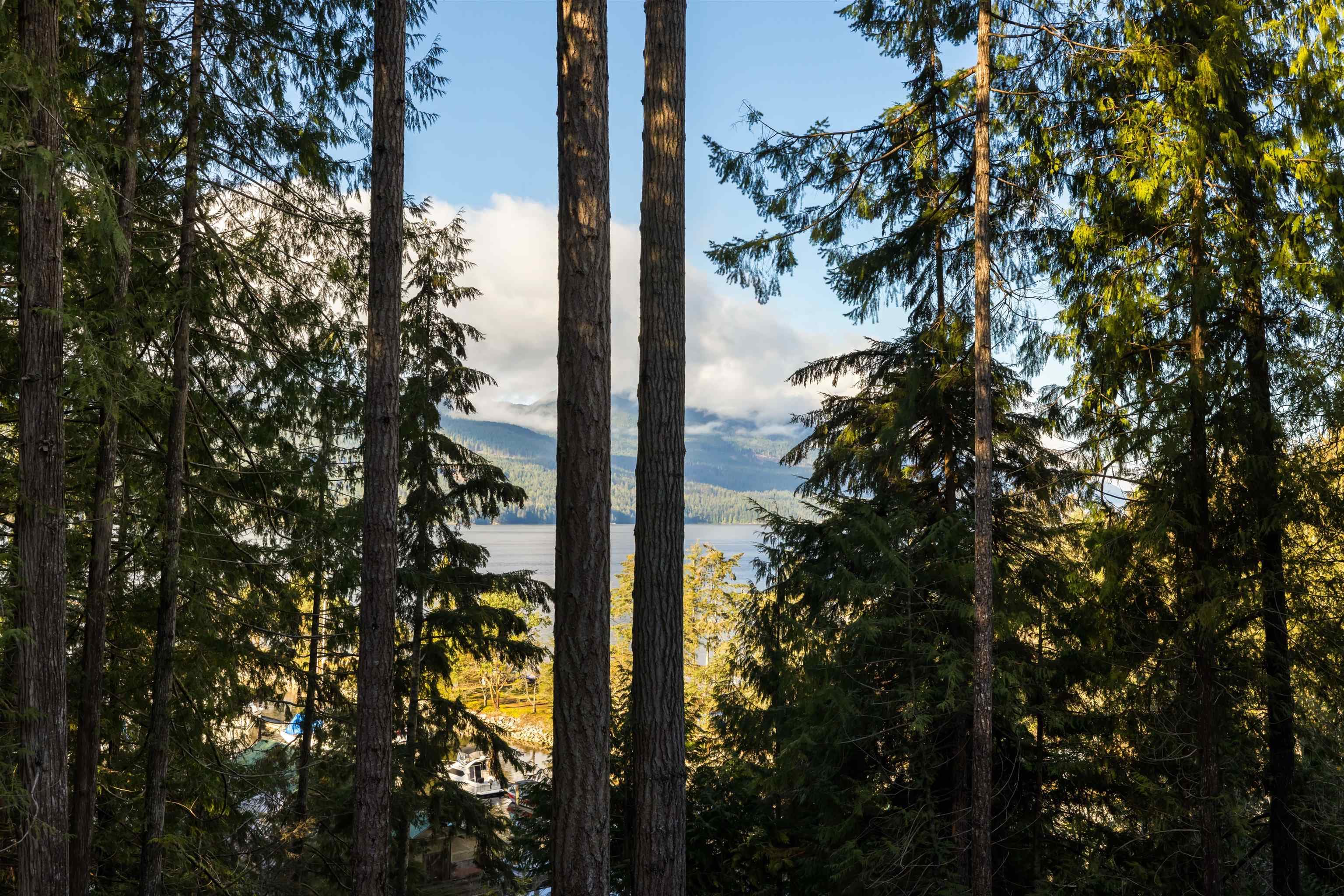 5790 Tillicum Bay Road, Sechelt