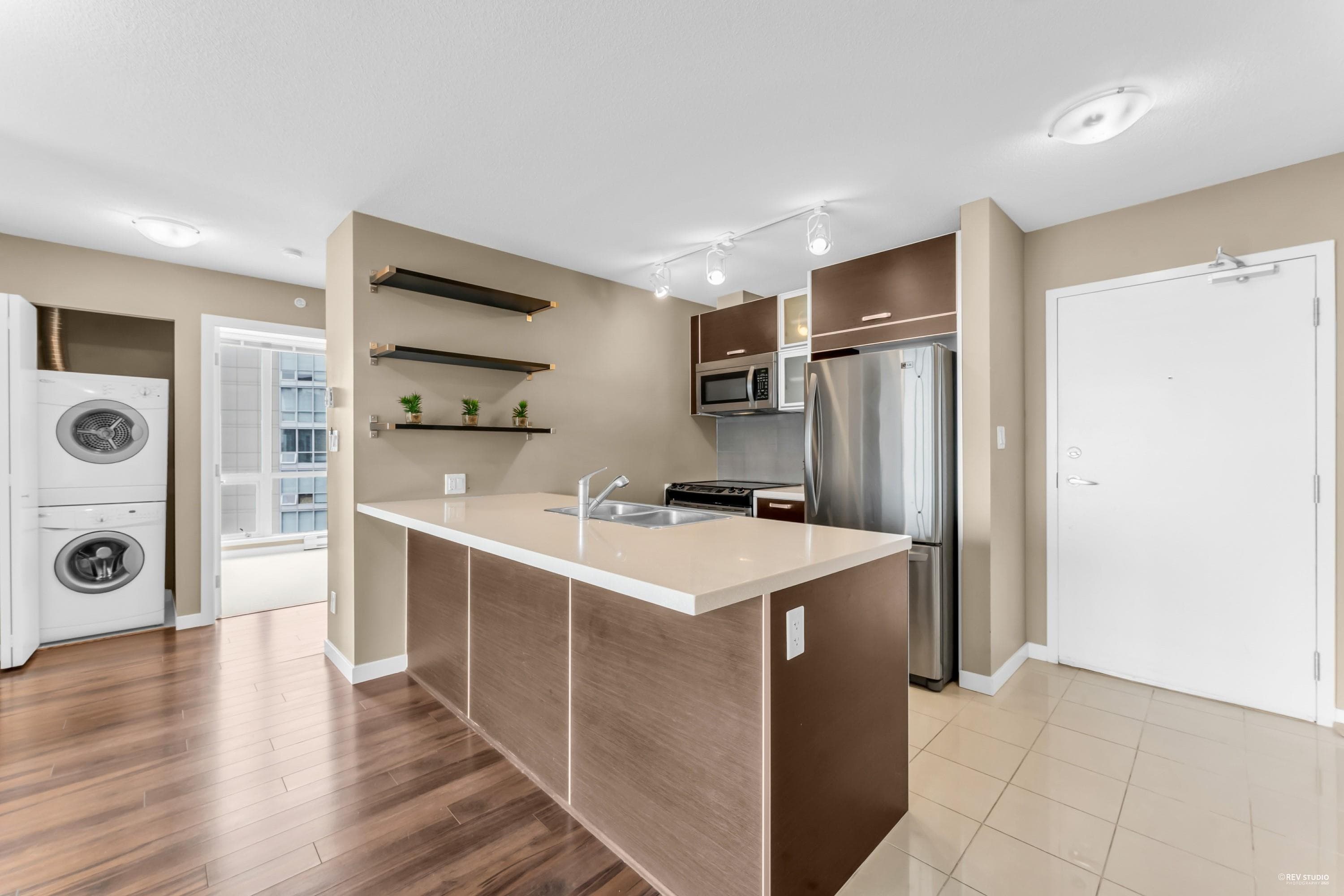 2909 - 9981 Whalley Boulevard, Surrey, V3T 0H5 — photo 3