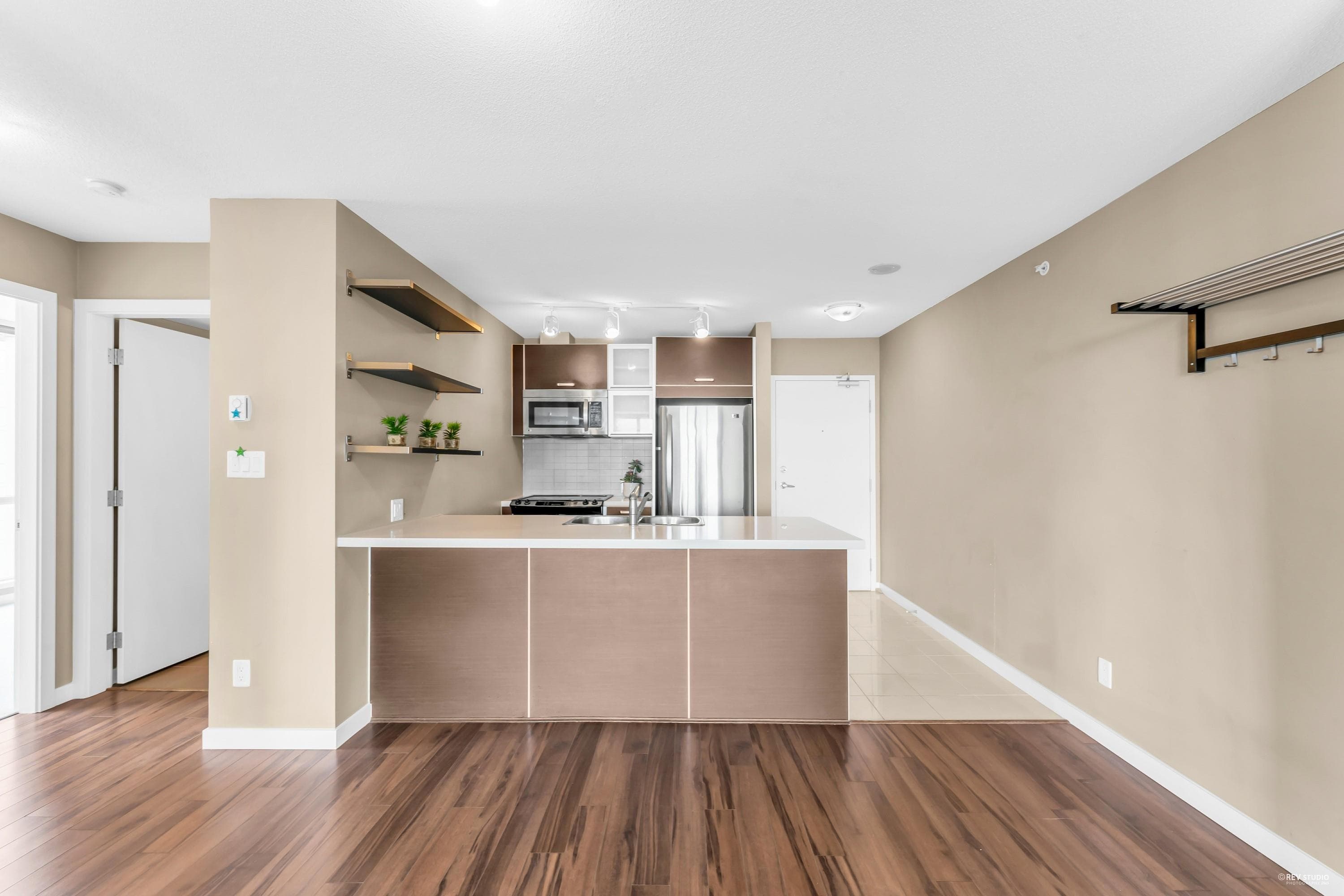 2909 - 9981 Whalley Boulevard, Surrey, V3T 0H5 — photo 1