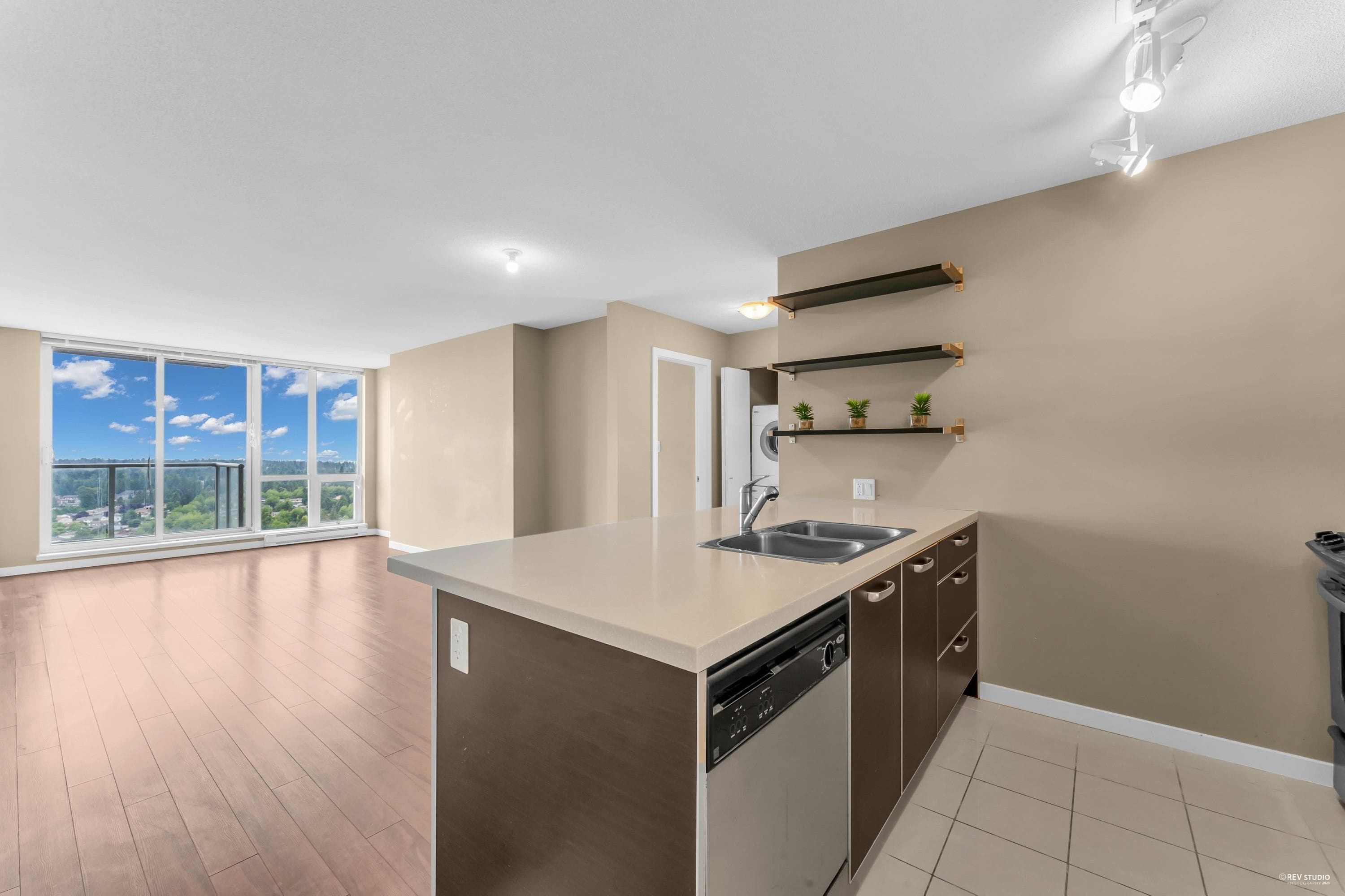 2909 - 9981 Whalley Boulevard, Surrey, V3T 0H5 — photo 5