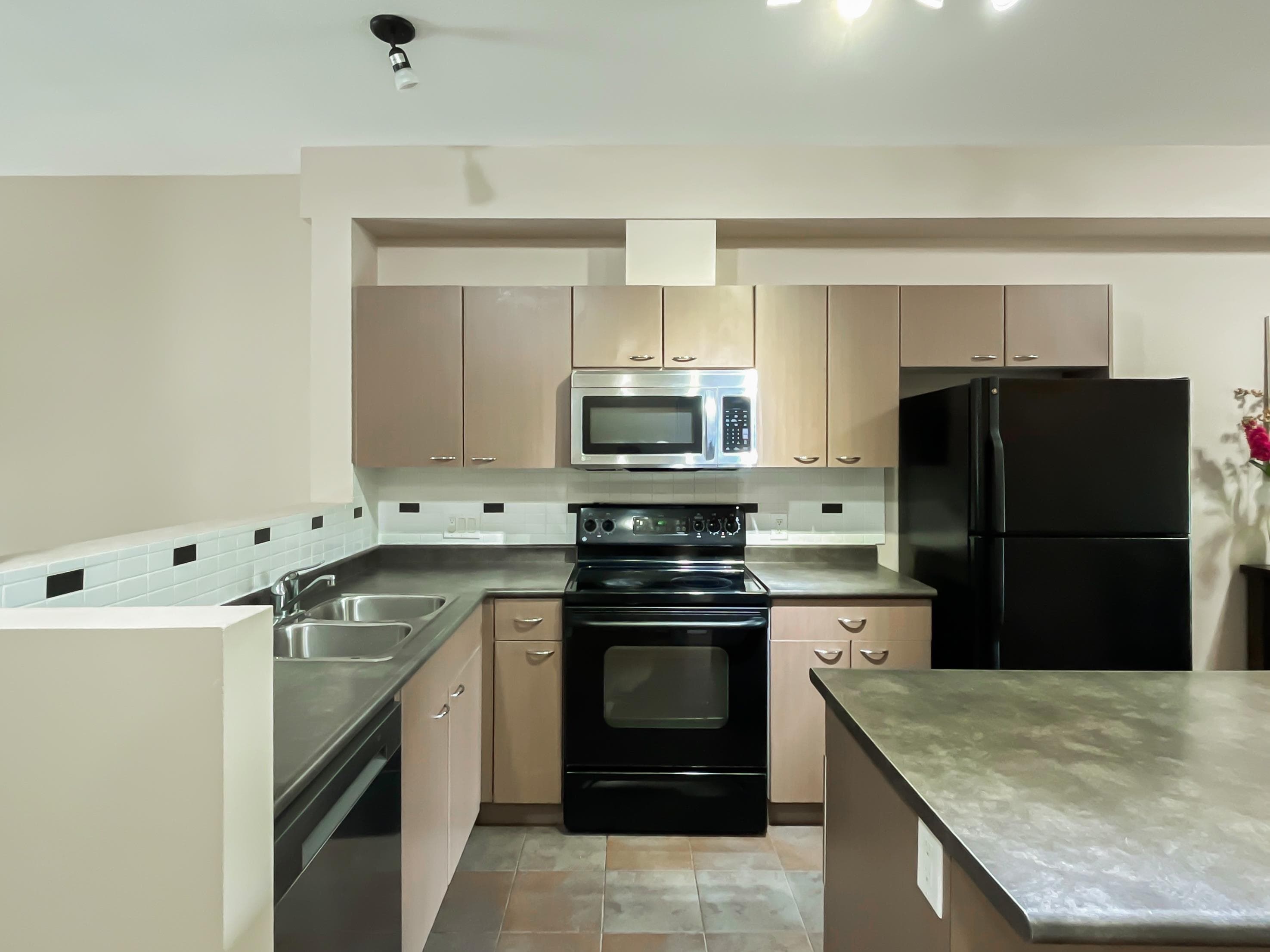 191 - 18701 66 Avenue, Surrey, V3S 4P3 — photo 5