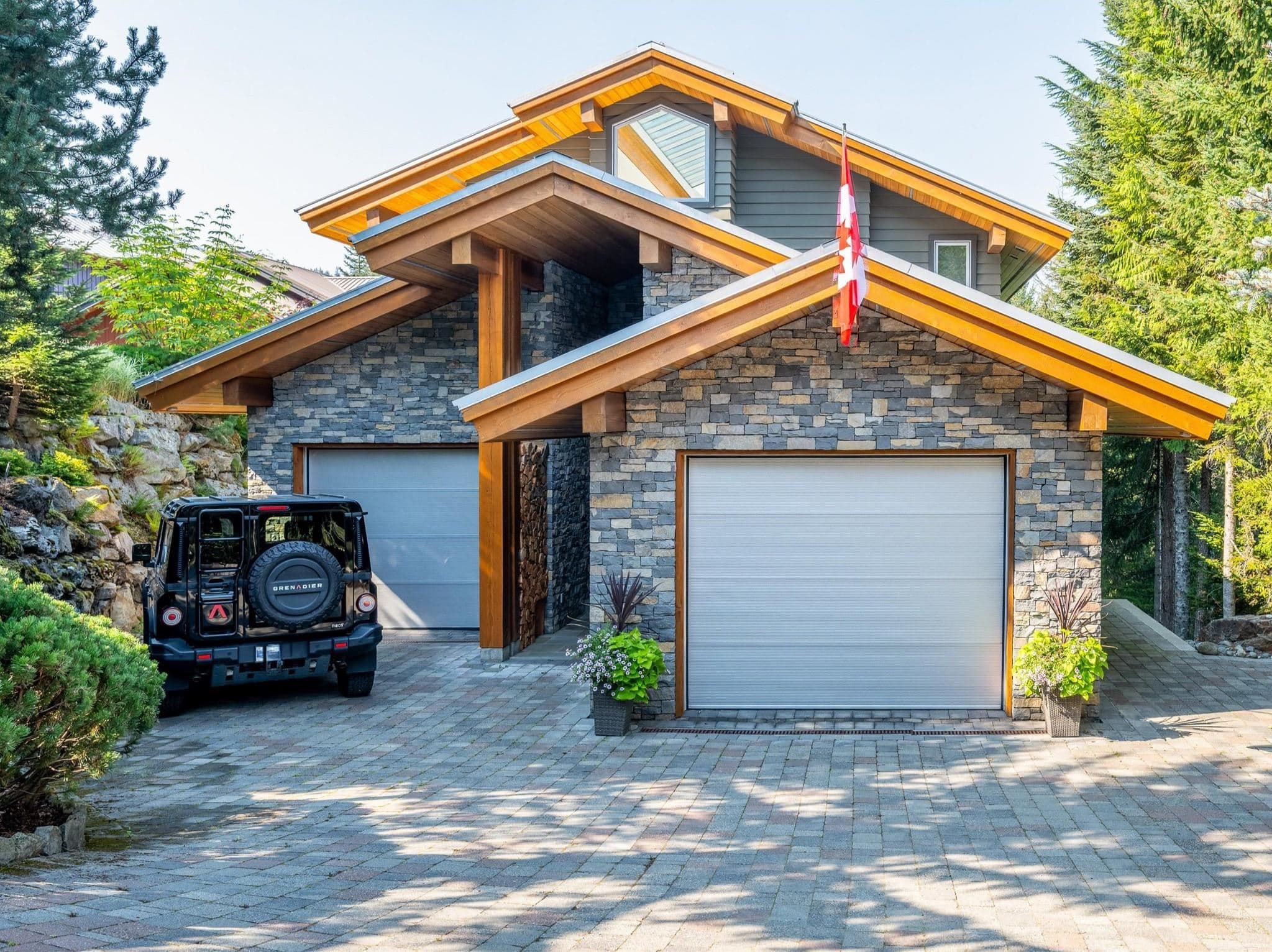 2341 Gondola Way, Whistler, V8E 0N2 — photo 2