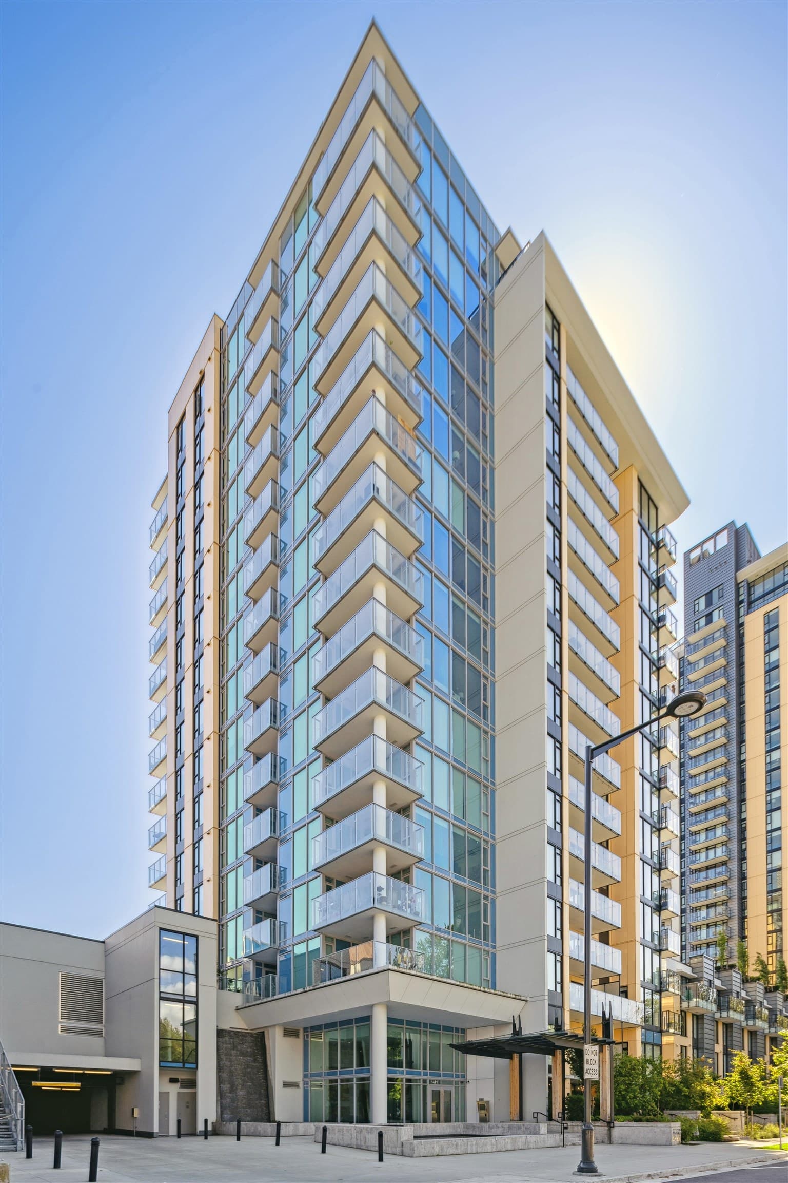 1207 - 1471 Hunter Street, North Vancouver, V7J 1H3 — photo 2