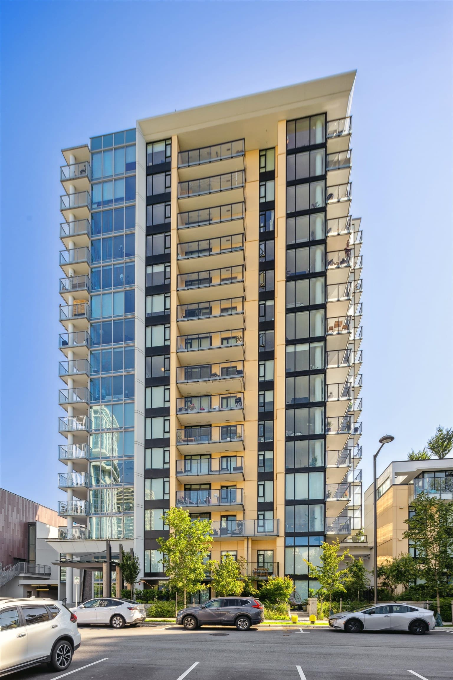 1207 - 1471 Hunter Street, North Vancouver, V7J 1H3 — photo 3