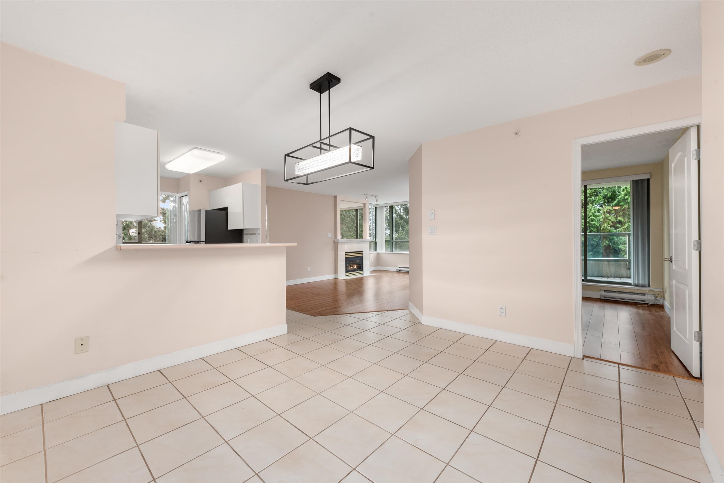 306 - 6622 Southoaks Crescent, Burnaby, V5E 4K2 — photo 2