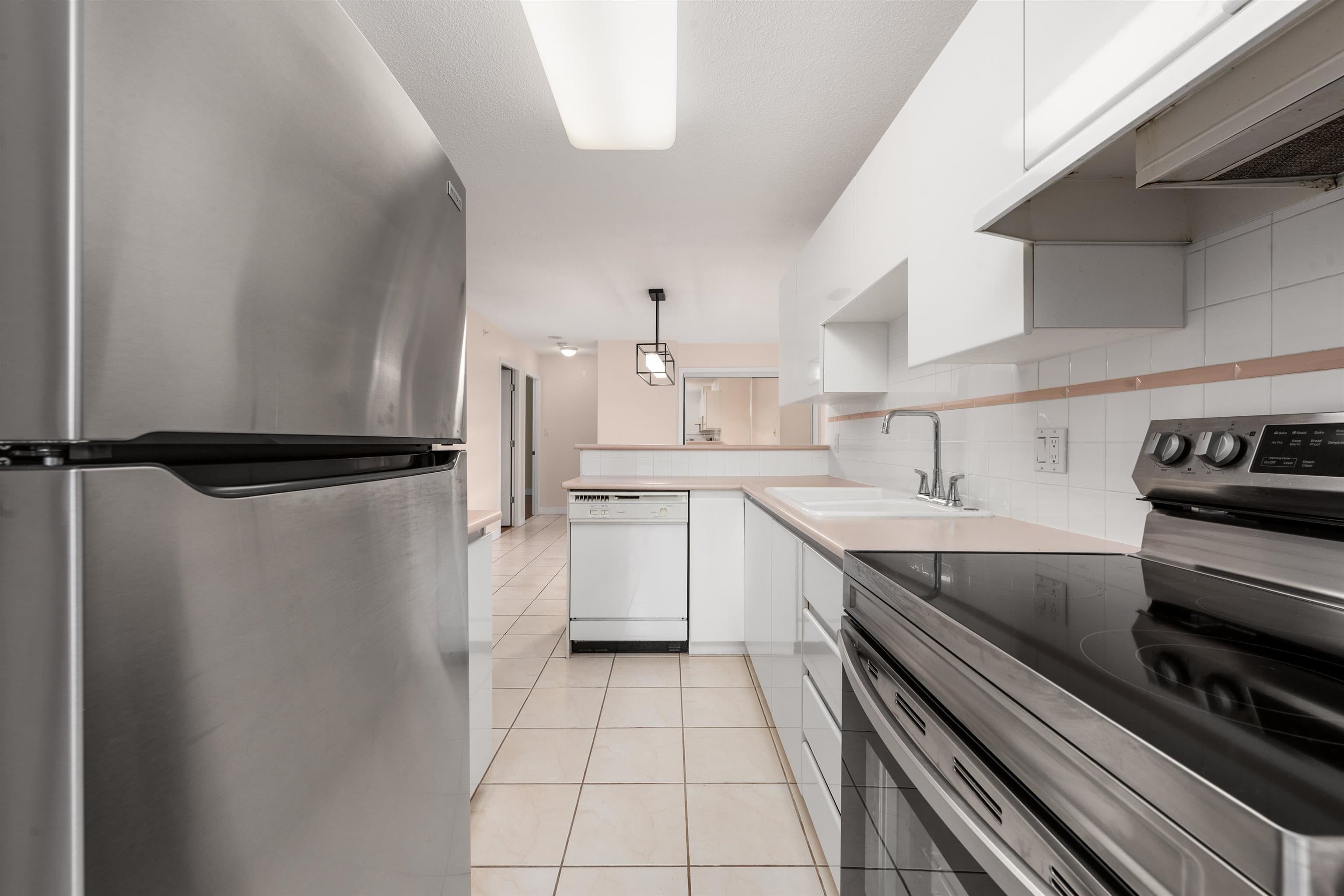 306 - 6622 Southoaks Crescent, Burnaby, V5E 4K2 — photo 3