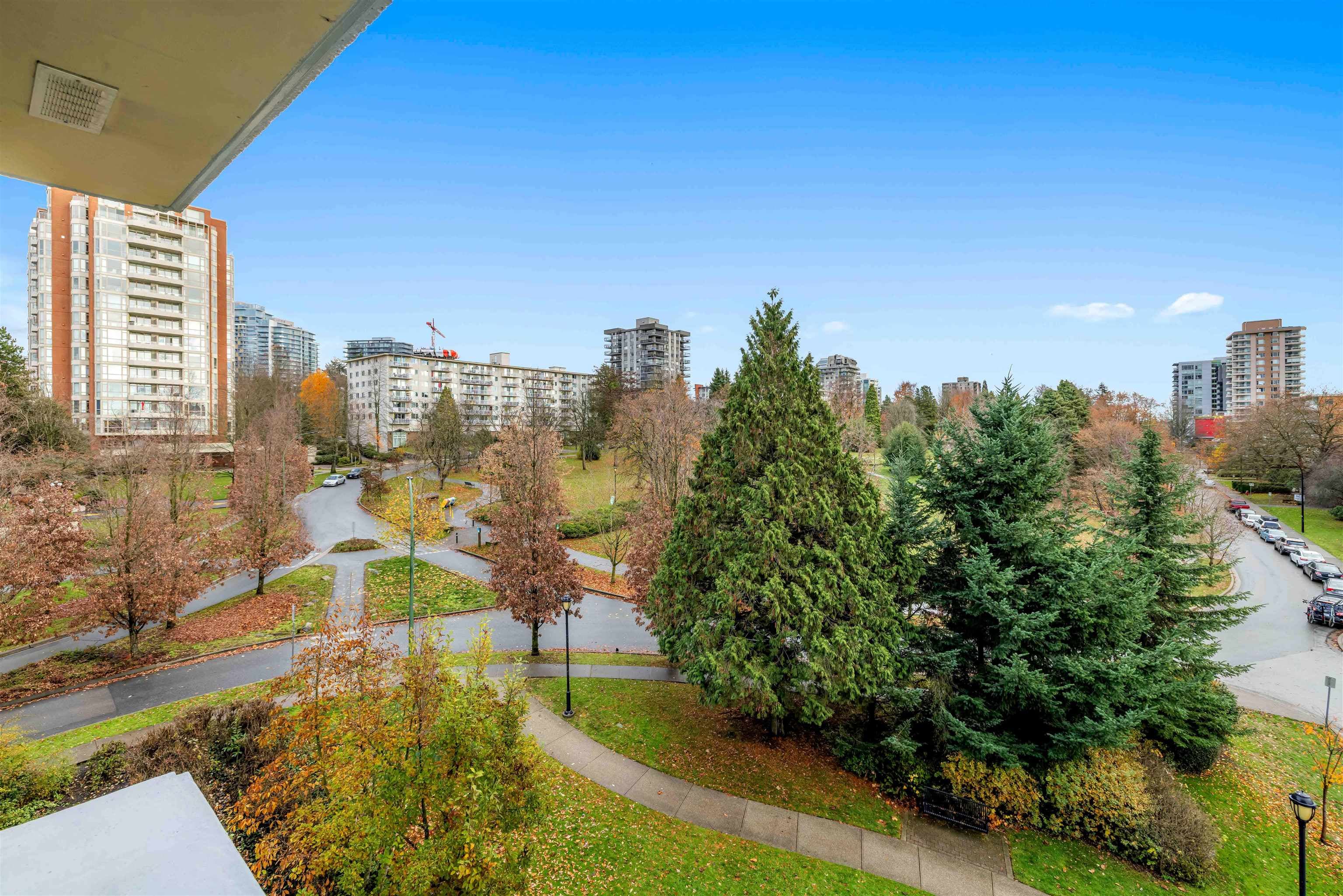 602 - 683 W Victoria Park, North Vancouver, V7M 0A2 — photo 1