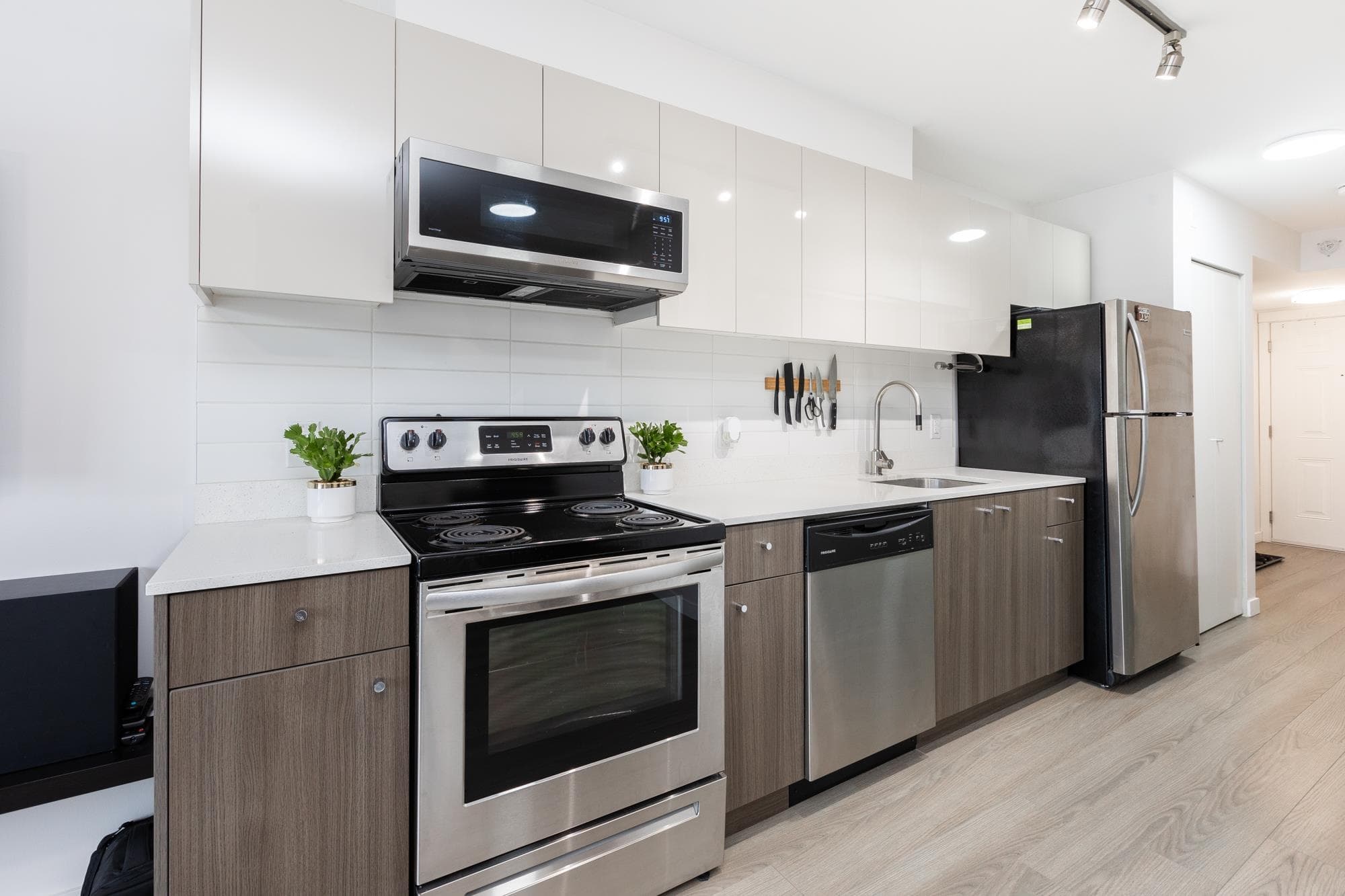 408 - 10688 140 Street, Surrey, V3T 4N8 — photo 5