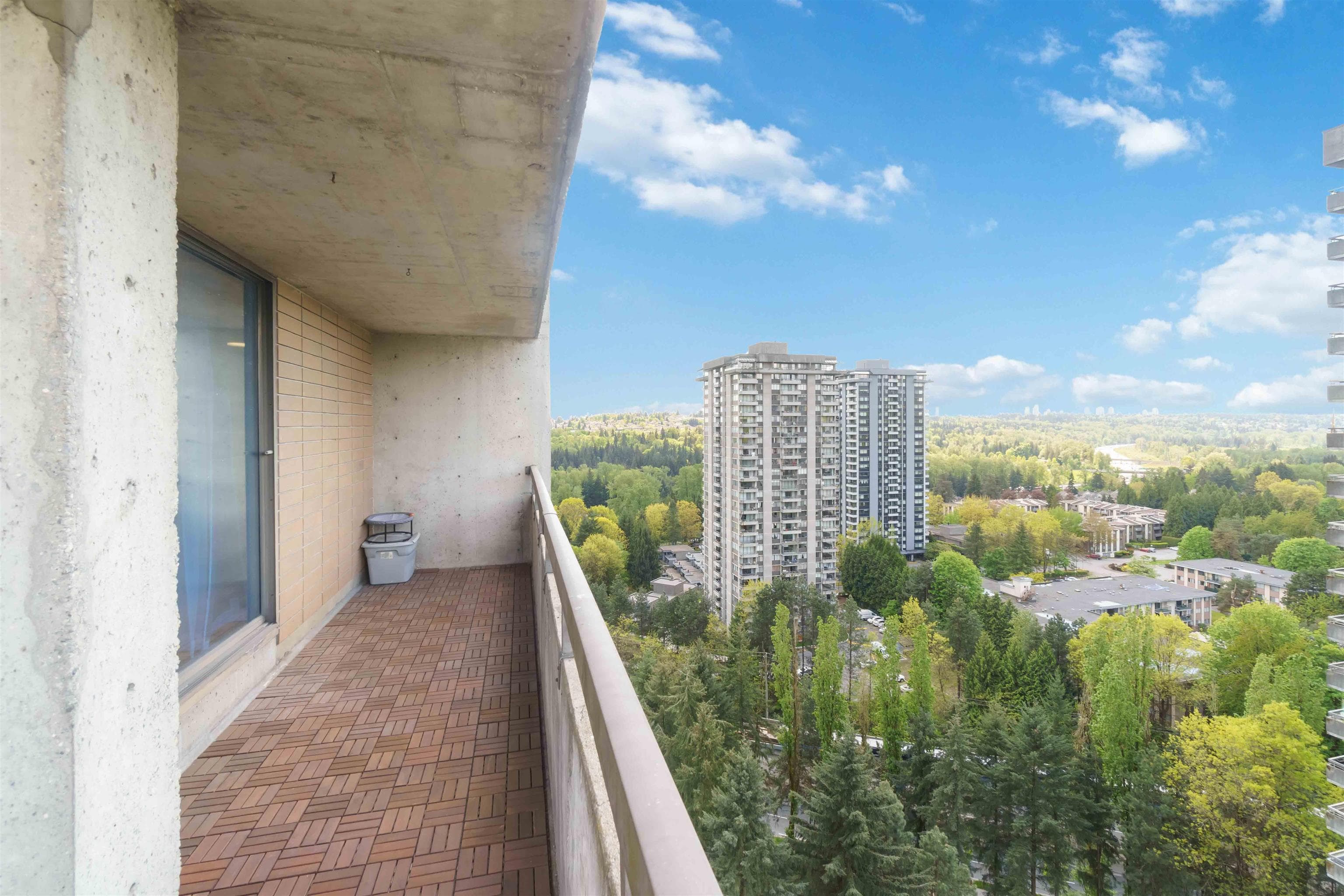 2002 - 3755 Bartlett Court, Burnaby, V3J 7G7 — photo 2