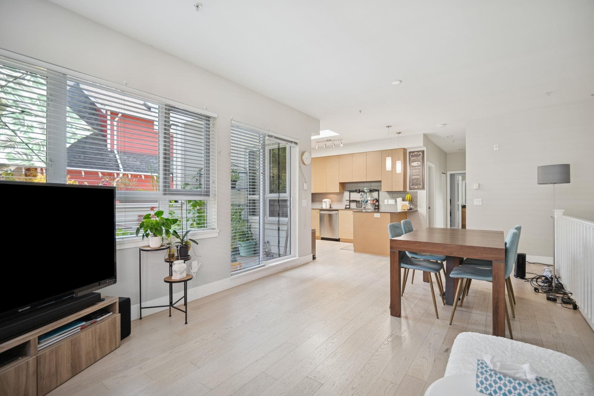 202 - 260 Ewen Avenue, New Westminster, V3B 5B3 — photo 3