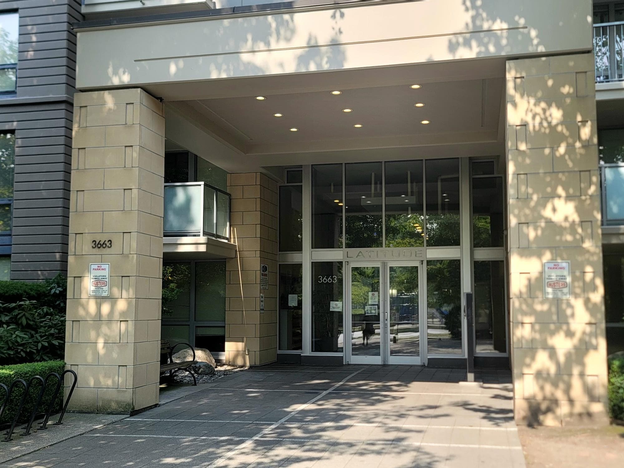 302 - 3663 Crowley Drive, Vancouver, V5R 6H4 — photo 3